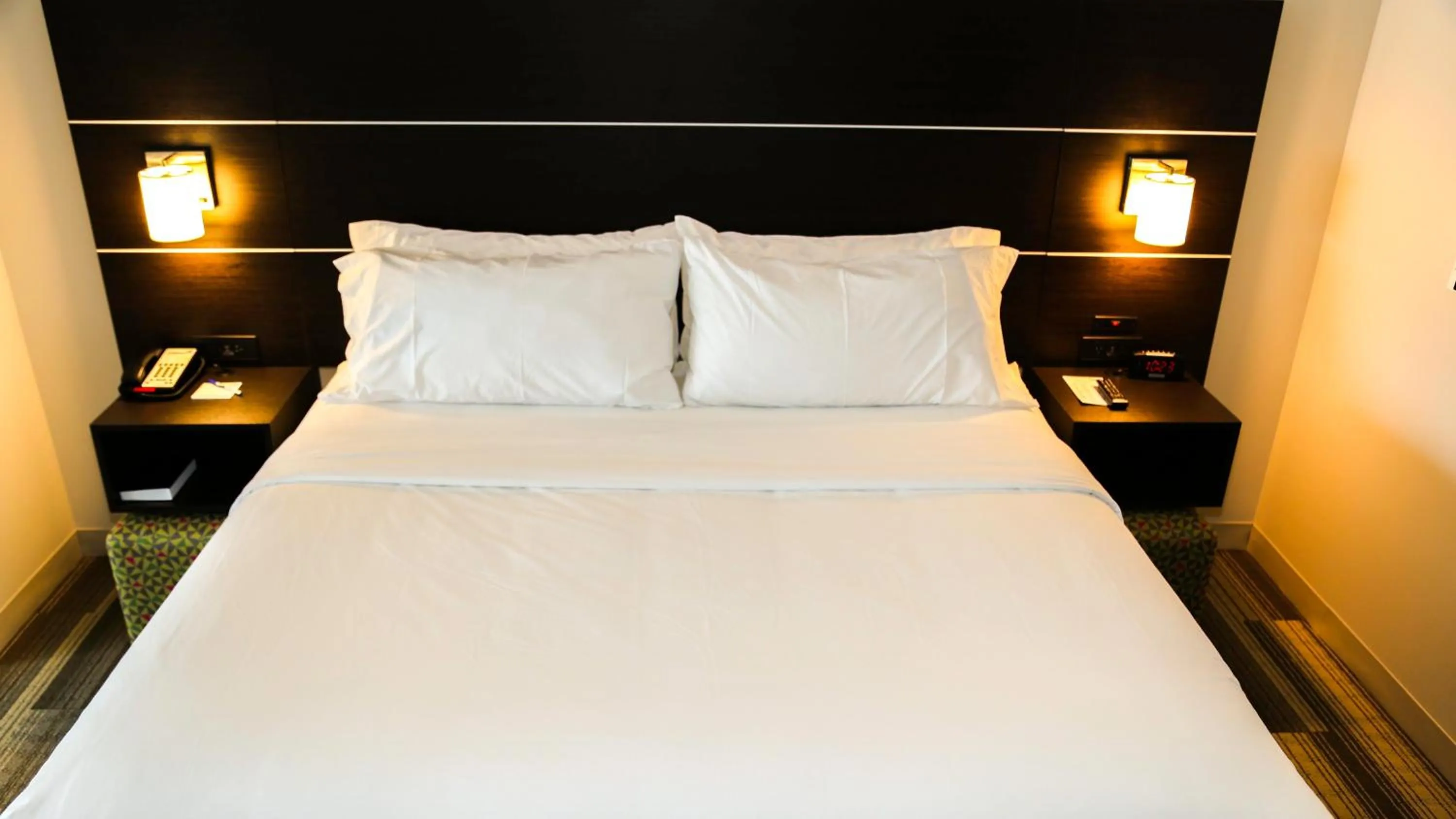 Photo of the whole room, Bed in Holiday Inn Express & Suites Kingston-Ulster by IHG