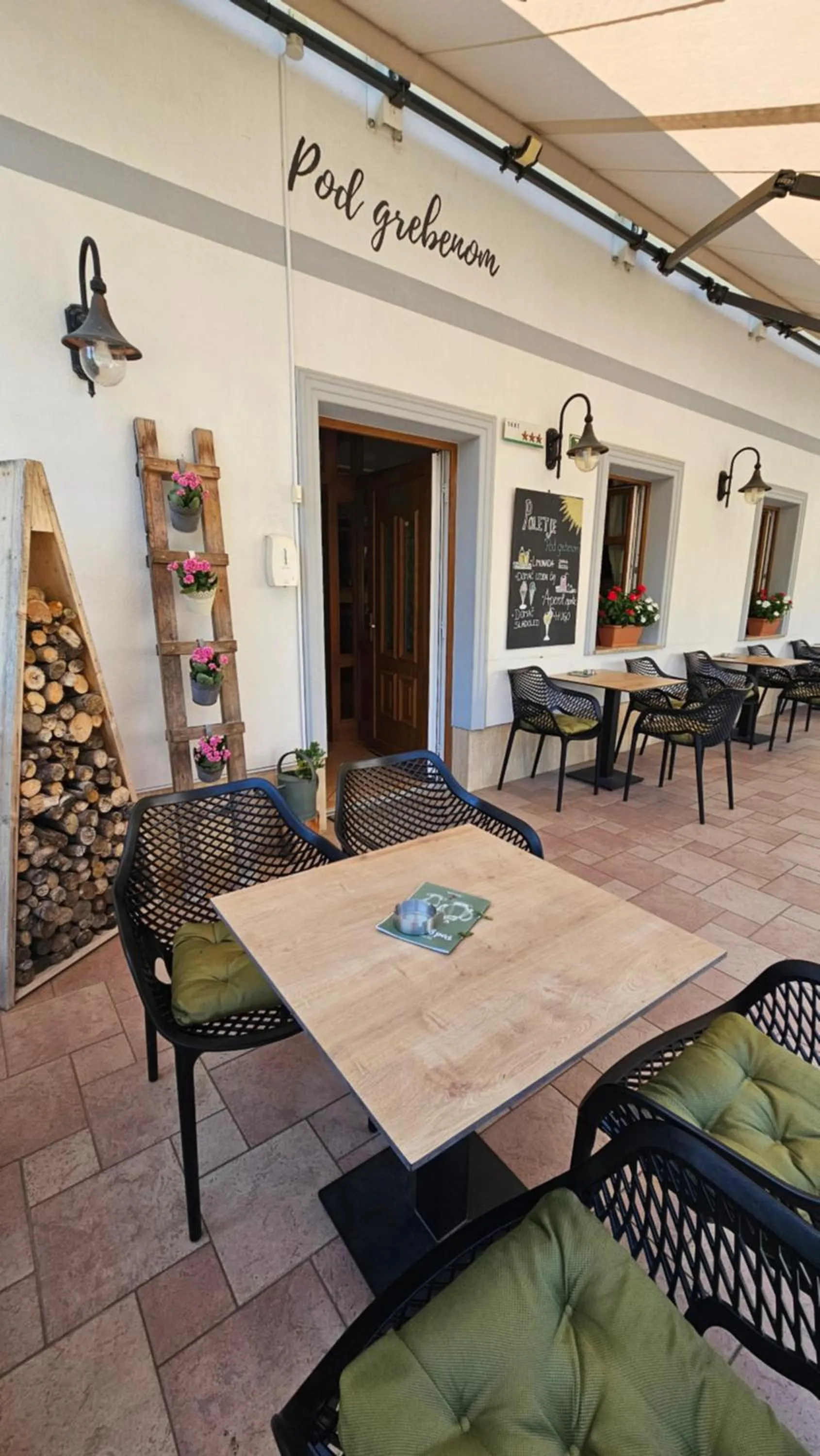 Guest House Pod Grebenom