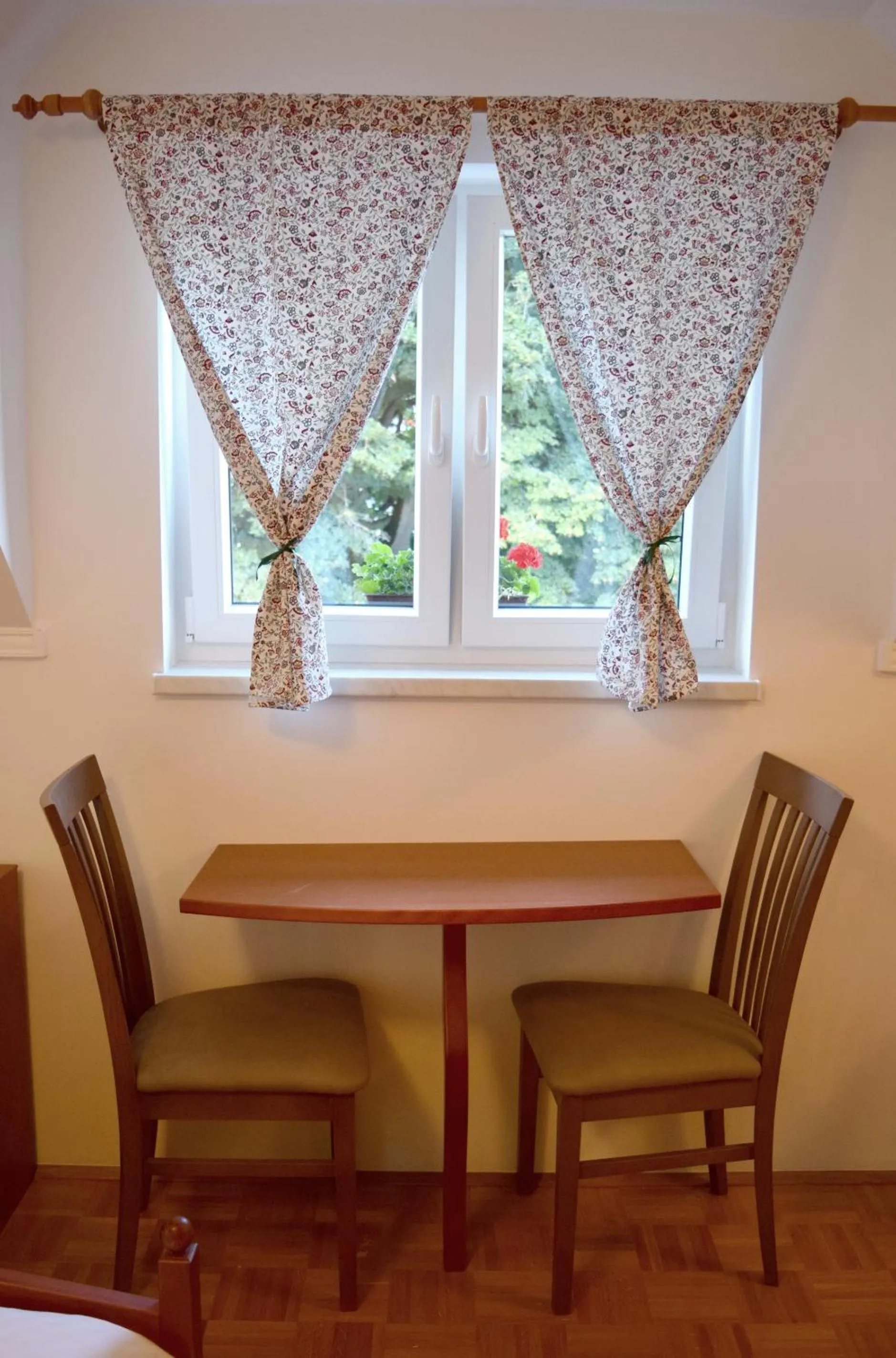 Decorative detail in Guest House Pod Grebenom