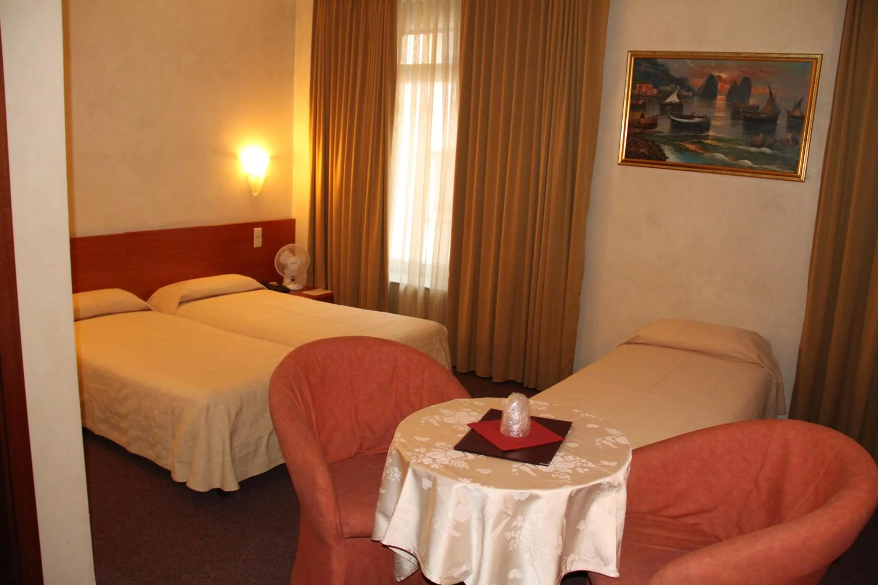 Photo of the whole room, Bed in Auberge Gaglioti