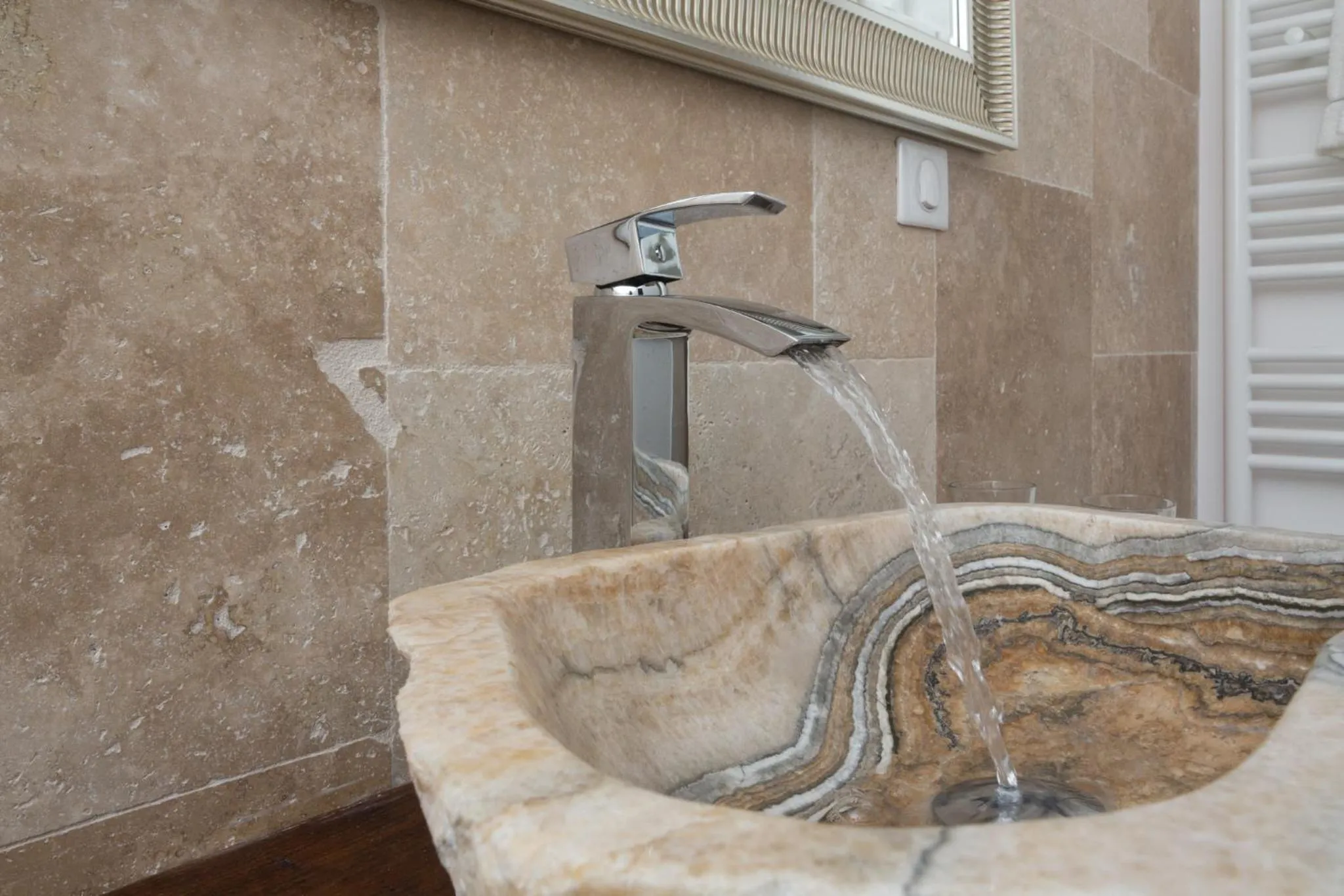 Decorative detail in Le Clos Réaud