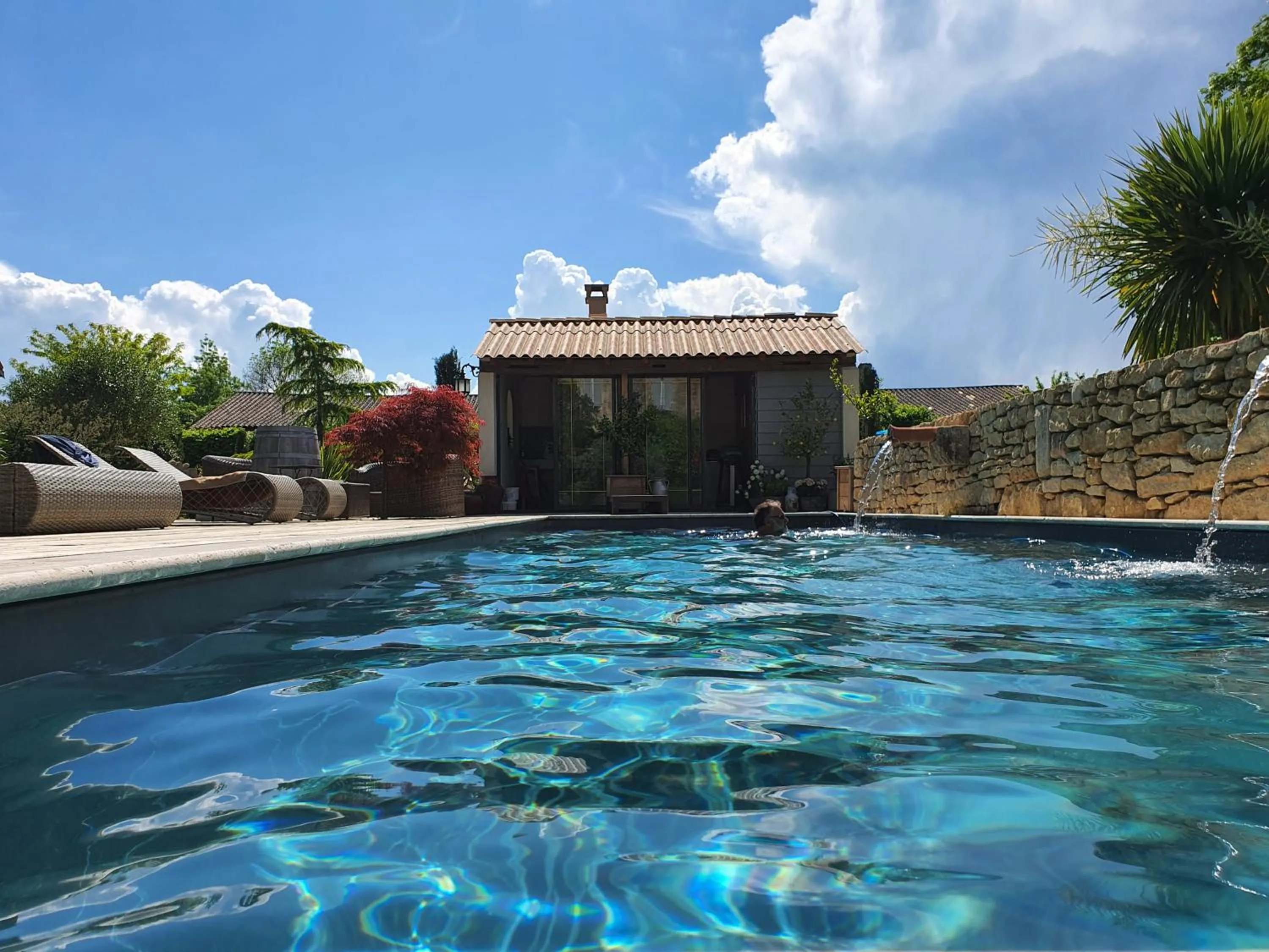 Pool view in Le Clos Réaud