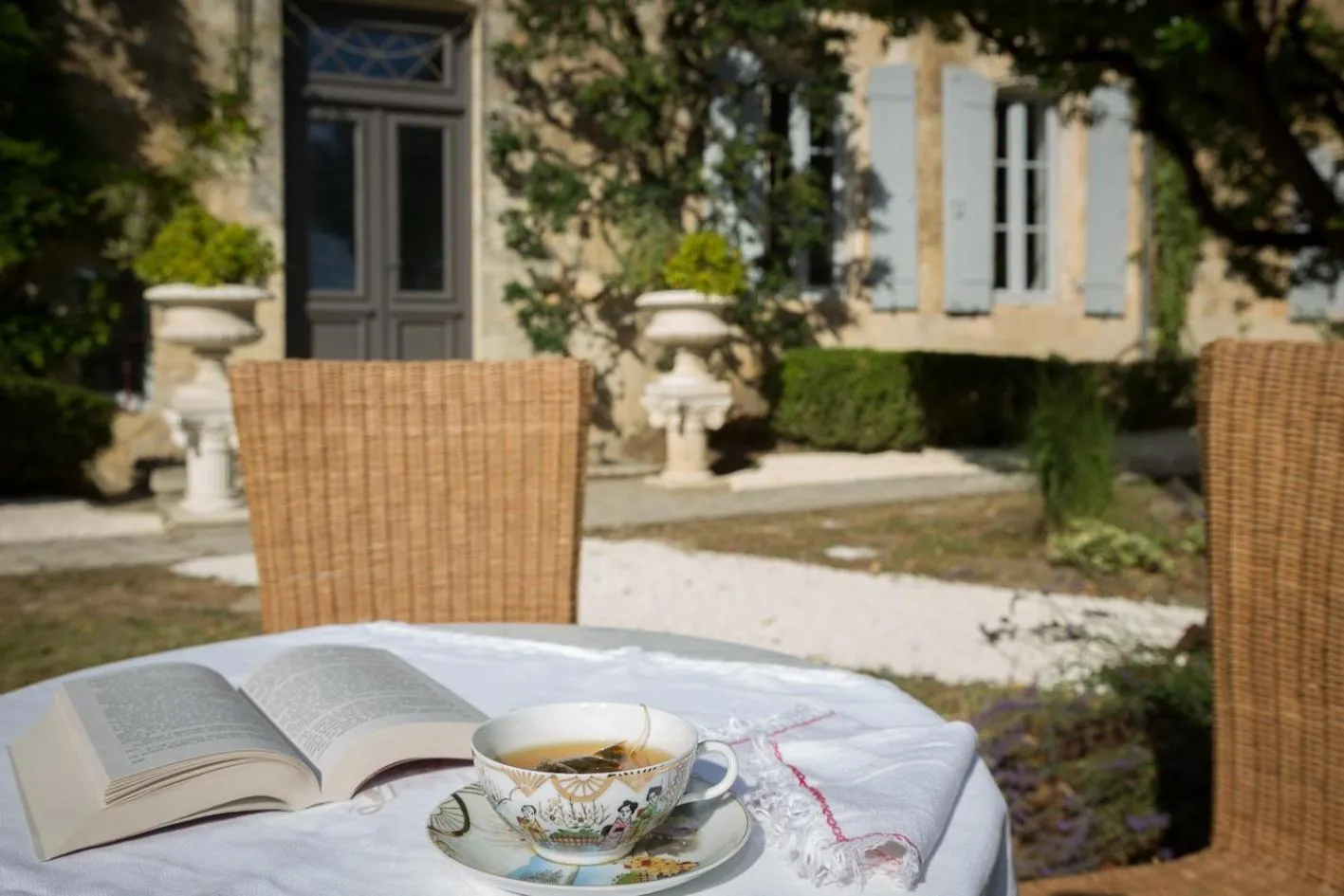 Pool view in Le Clos Réaud
