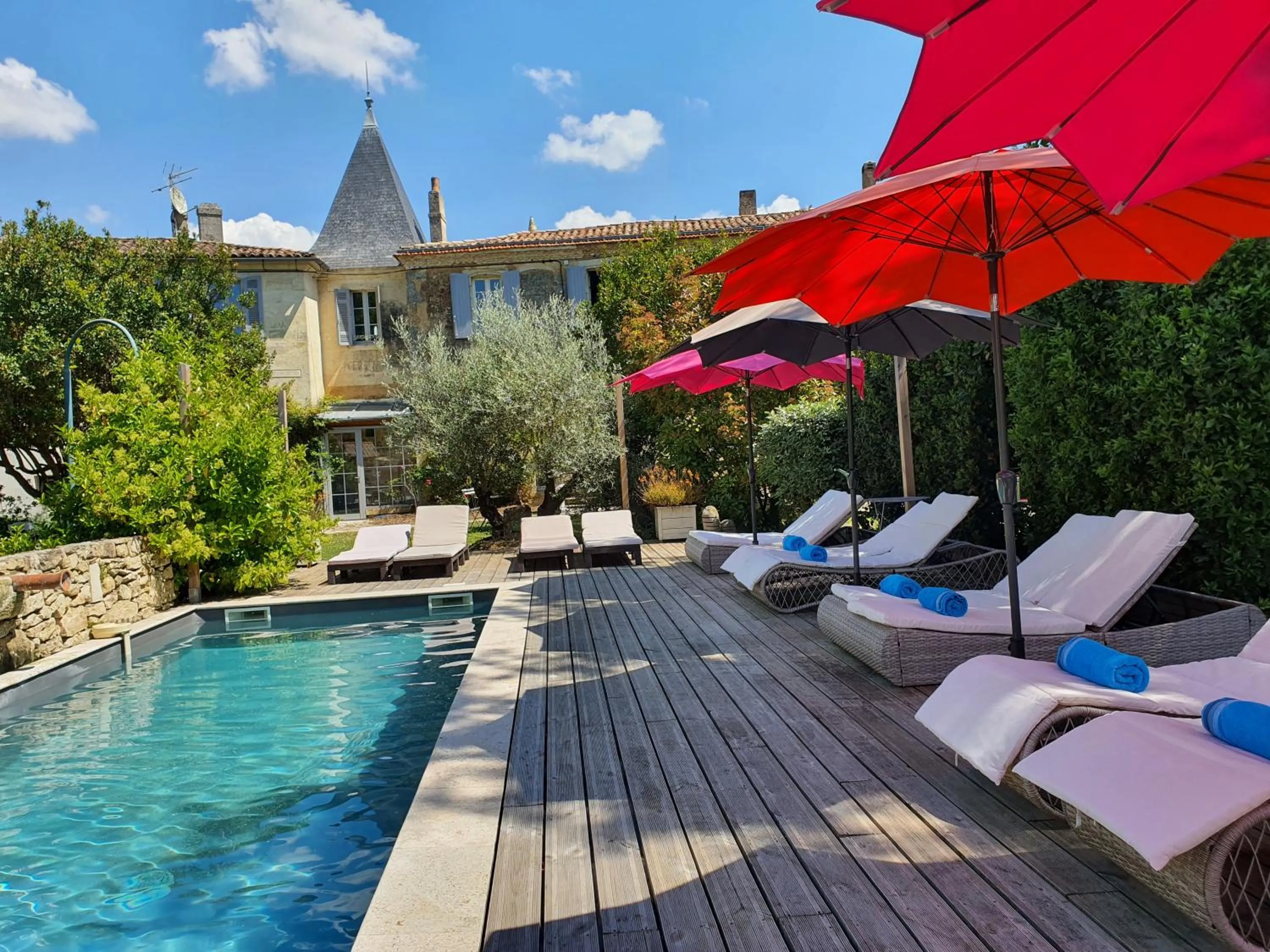 Swimming pool in Le Clos Réaud
