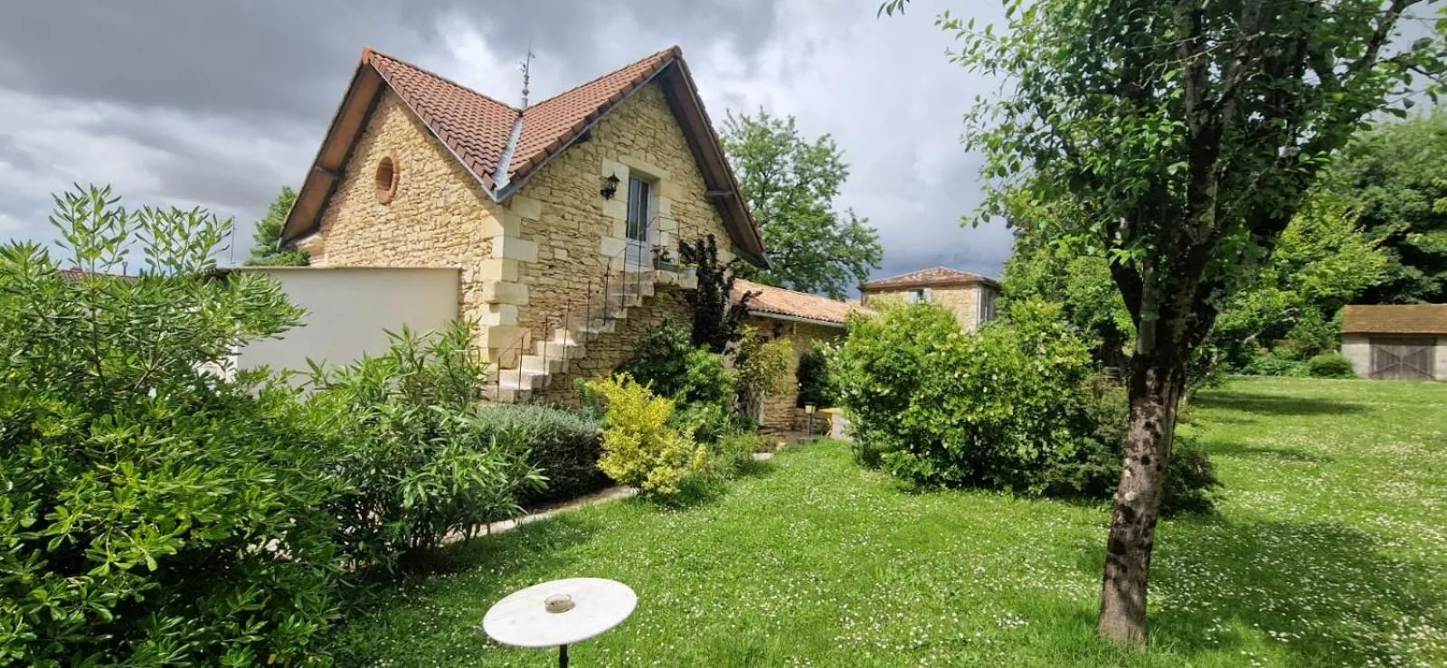 Property building in Le Clos Réaud