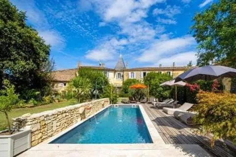 Swimming pool in Le Clos Réaud