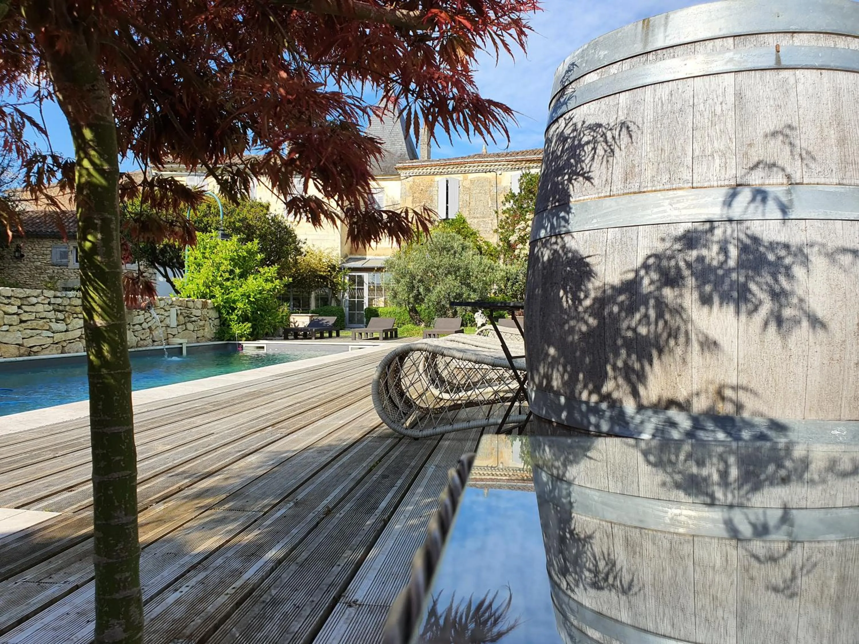 Pool view in Le Clos Réaud