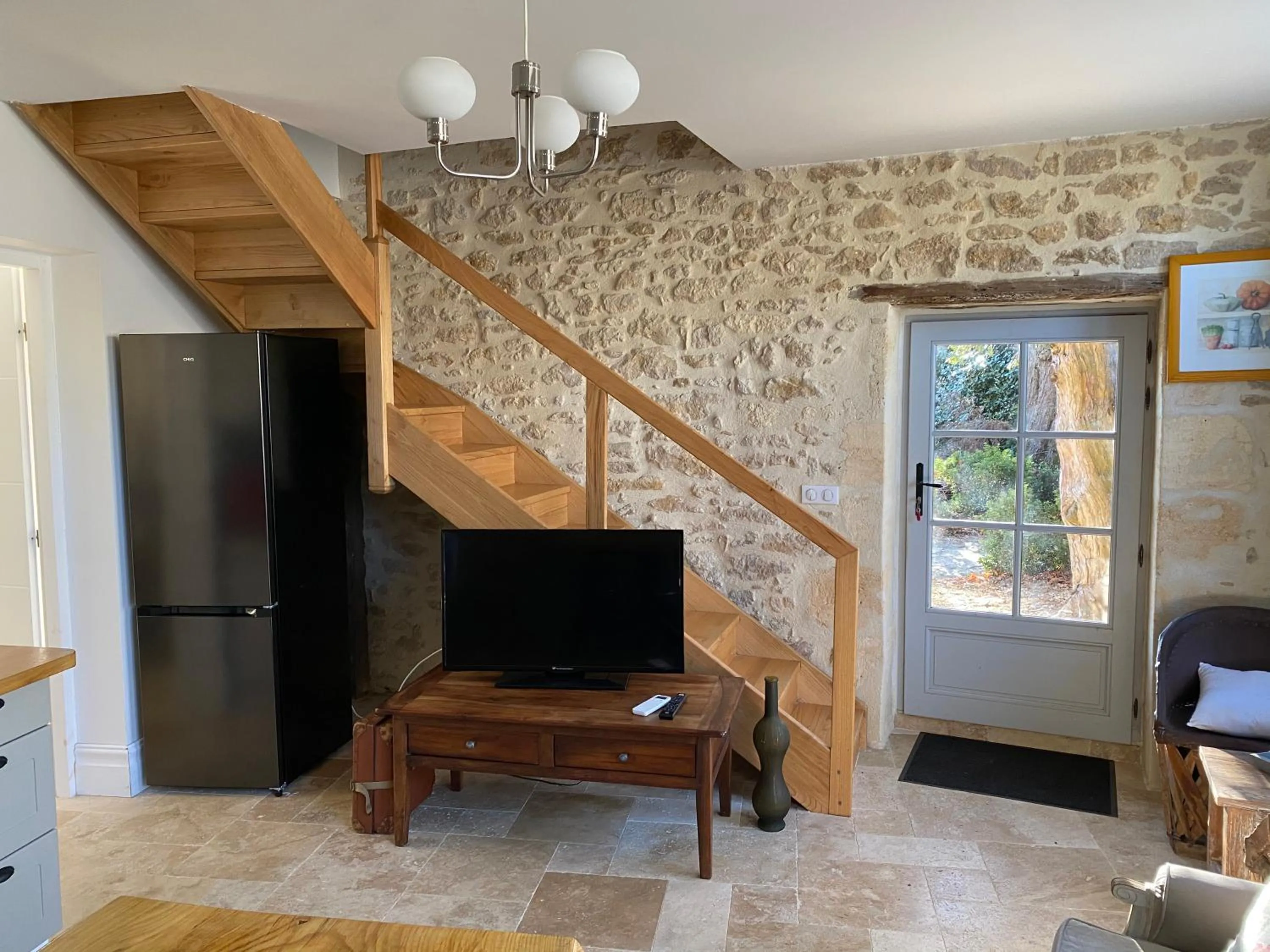 Communal lounge/ TV room in Le Clos Réaud