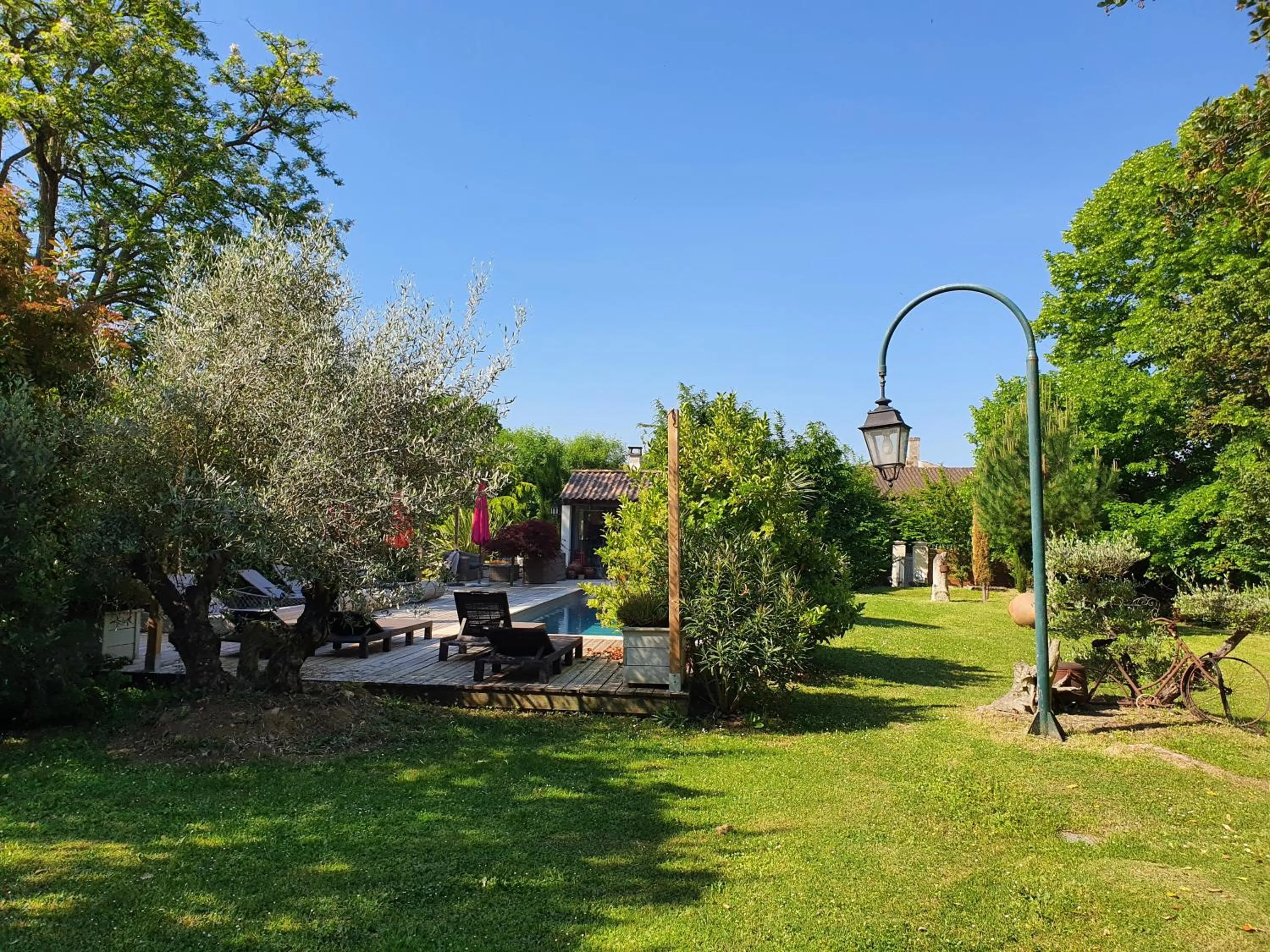 Property building in Le Clos Réaud