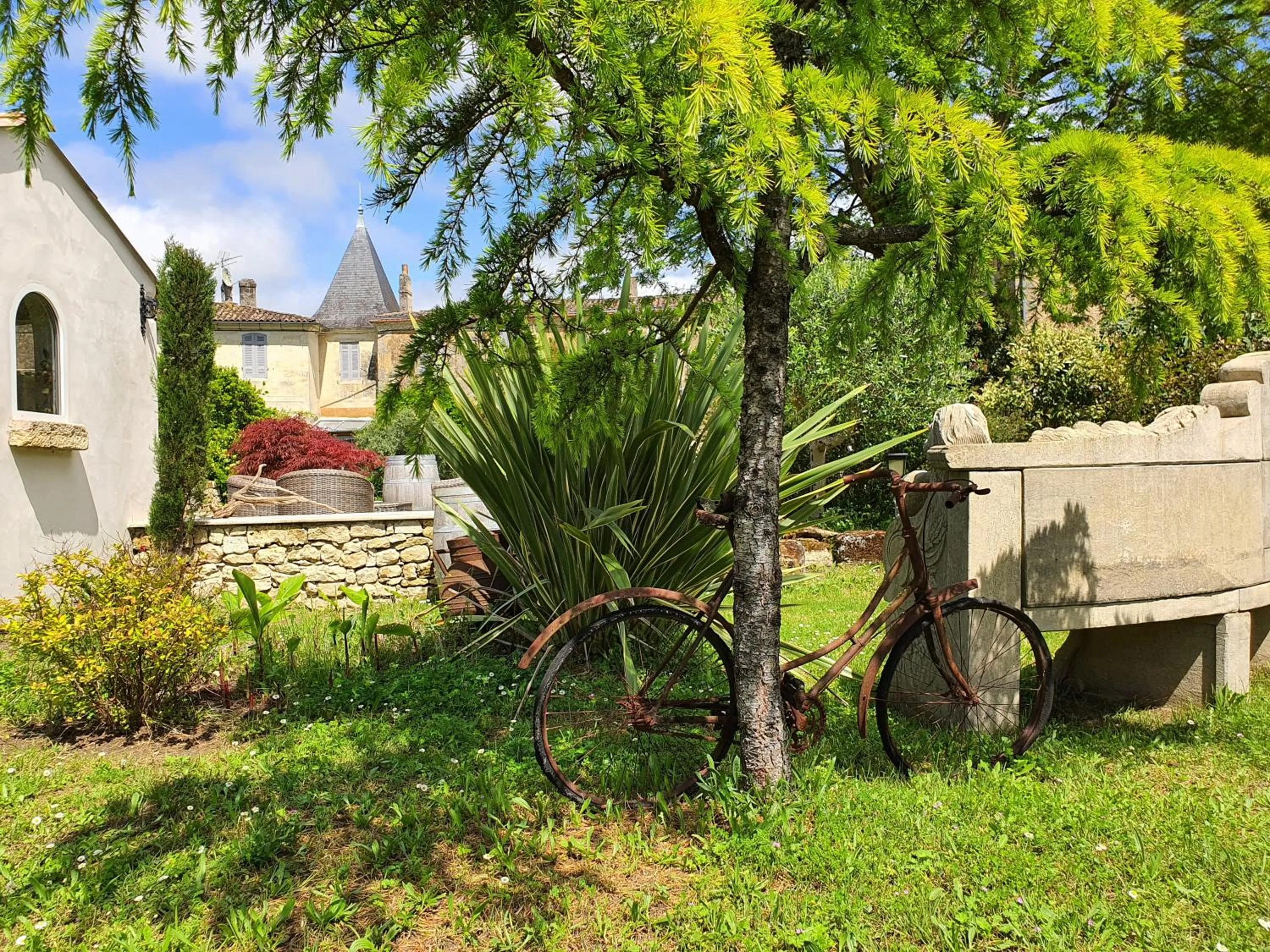 Garden view in Le Clos Réaud