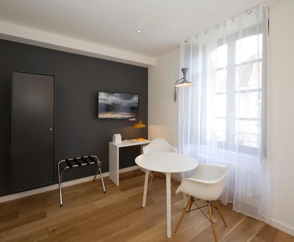 TV and multimedia in Les Maisons du Pont - Charme & Caractère