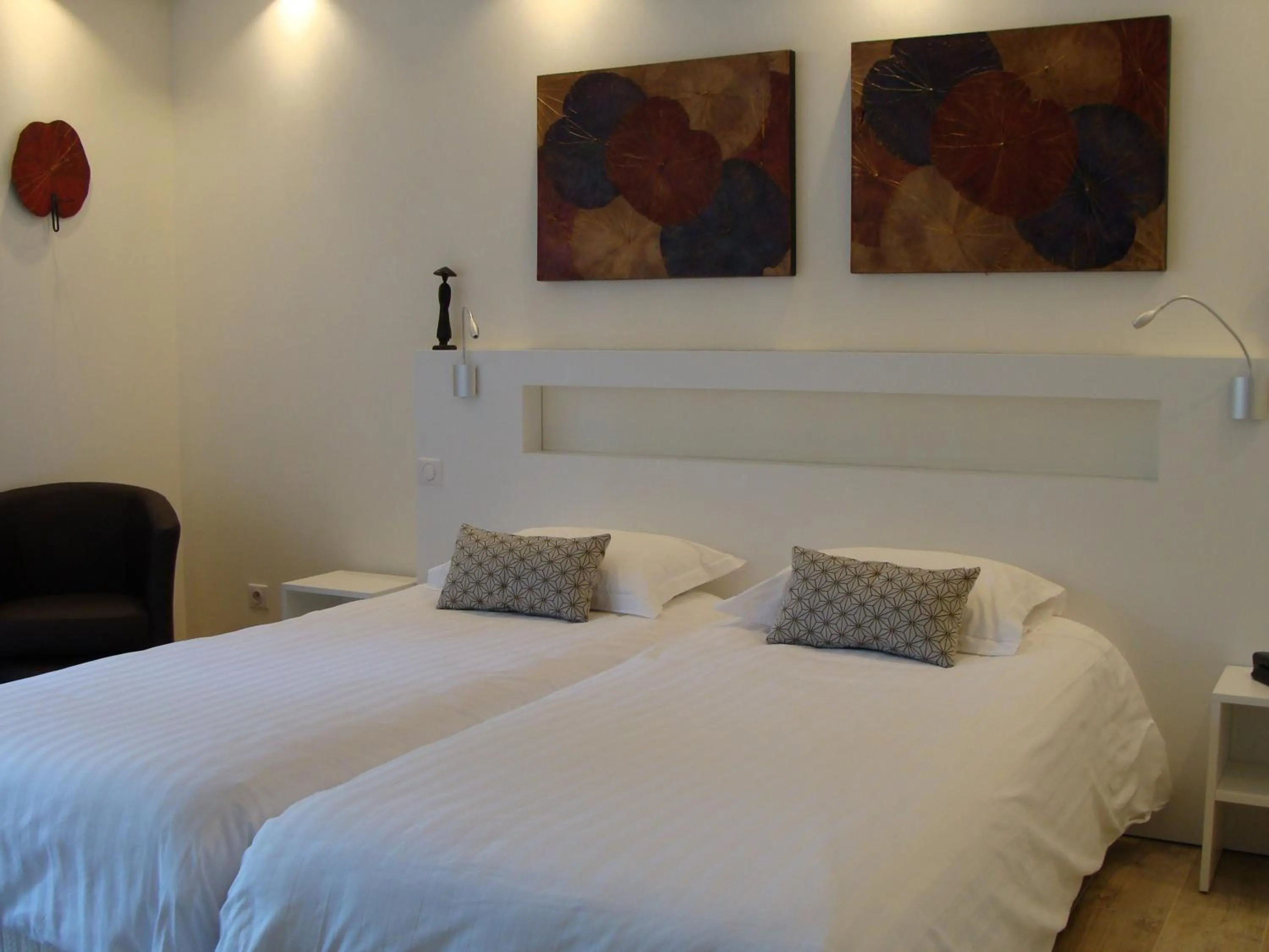 Twin Room in Hôtel Poste et Champanne