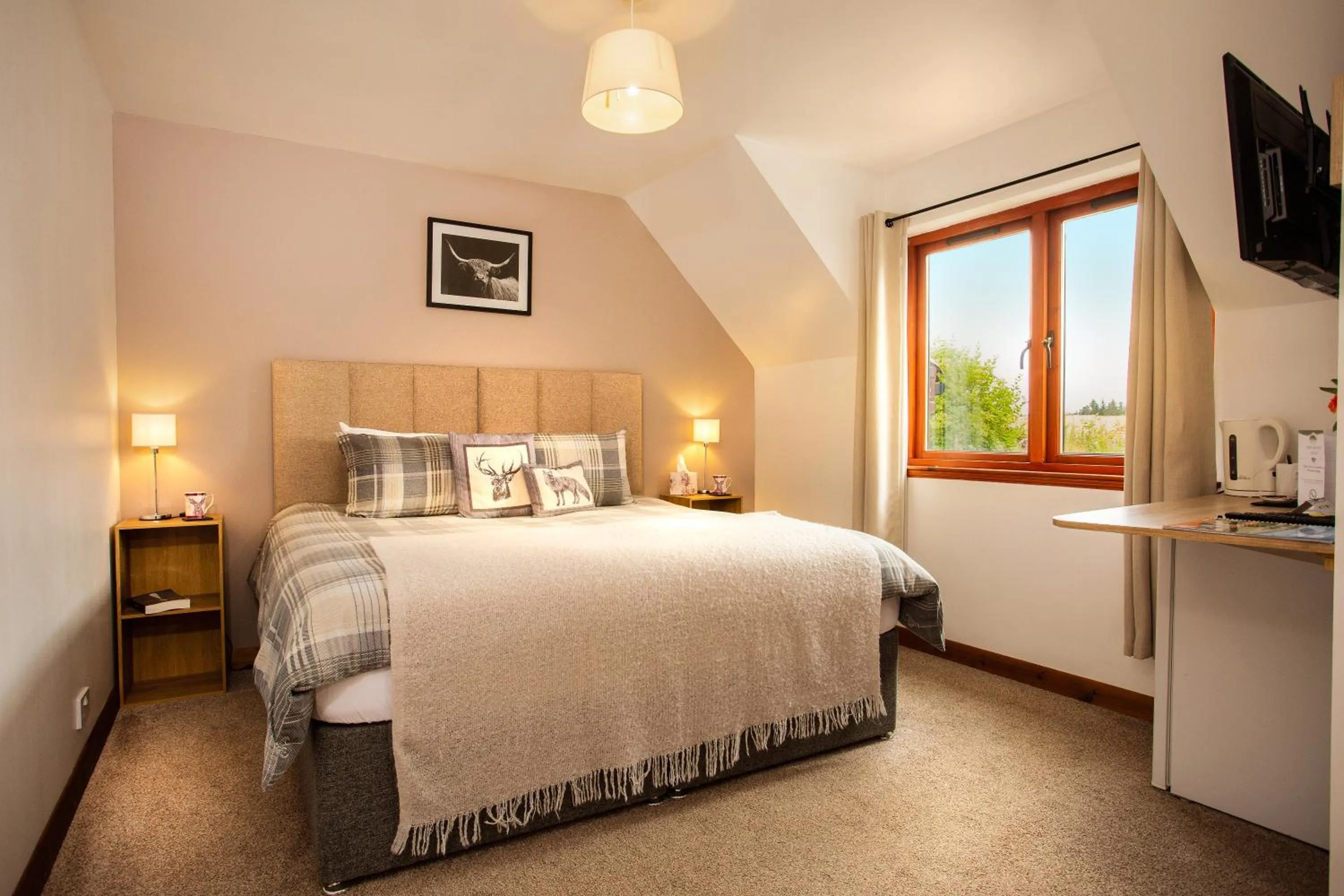 TV and multimedia, Bed in Beechwood Lodge