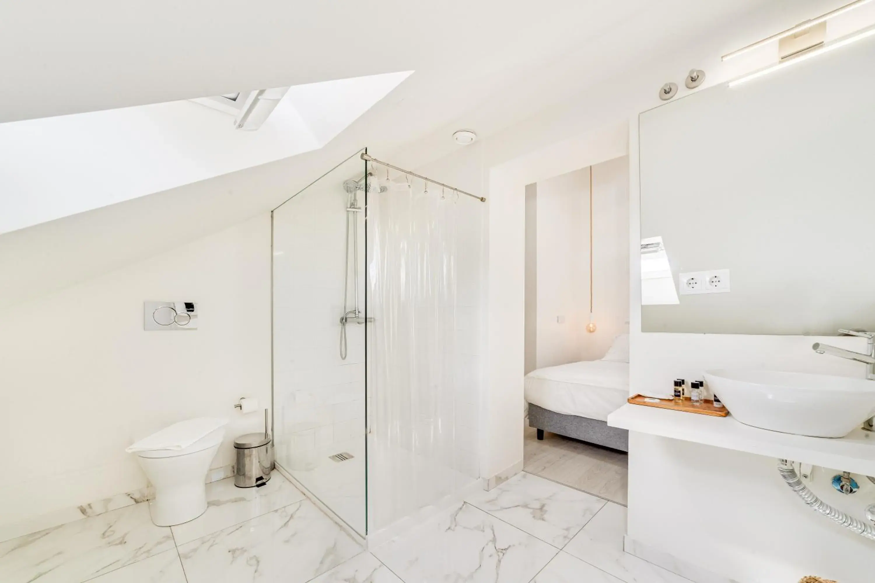 Double or Twin Room in Chiado 44 Double or Twin Room in Chiado 44