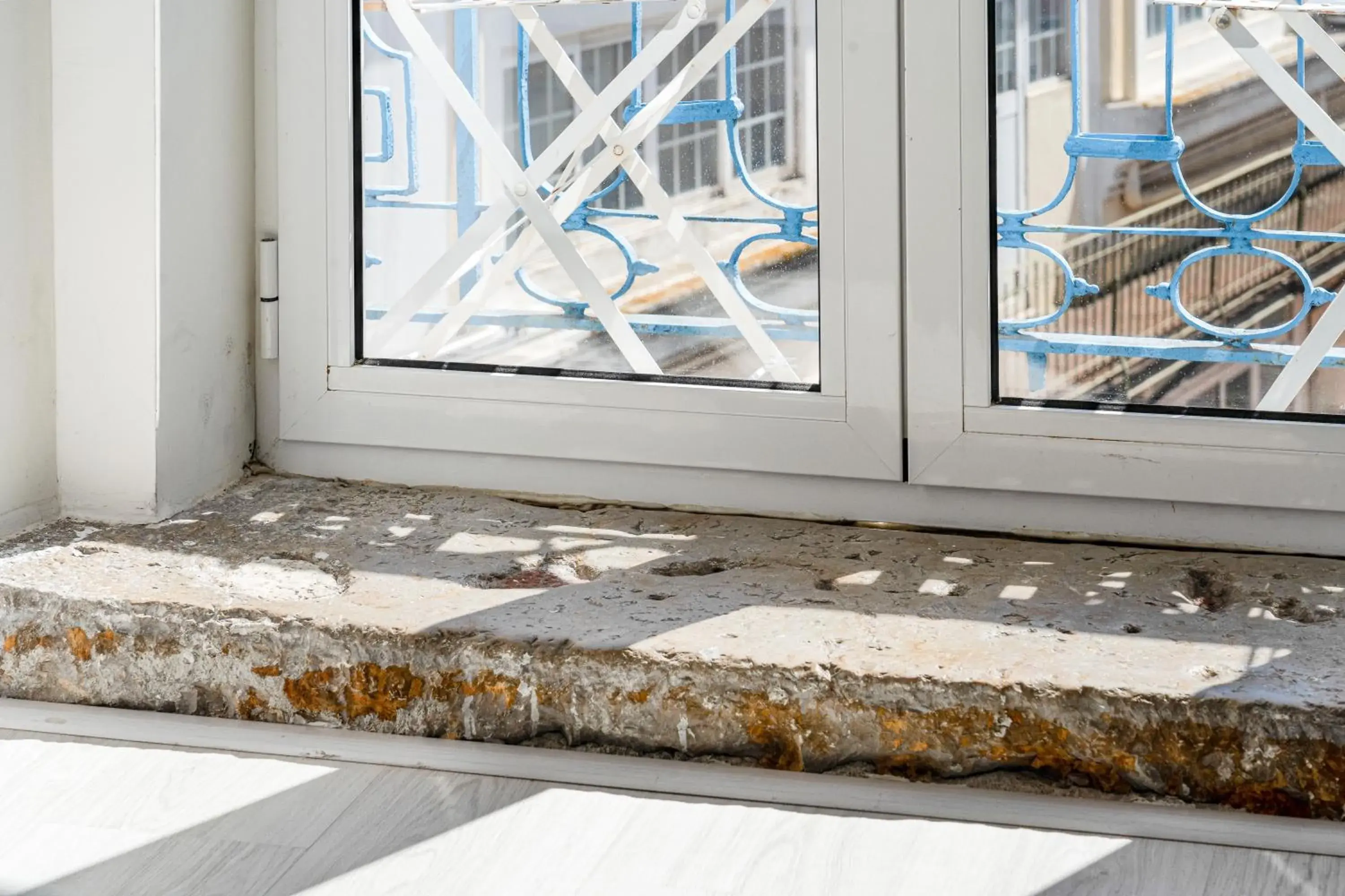 Double or Twin Room with River View in Chiado 44 Double or Twin Room with River View in Chiado 44