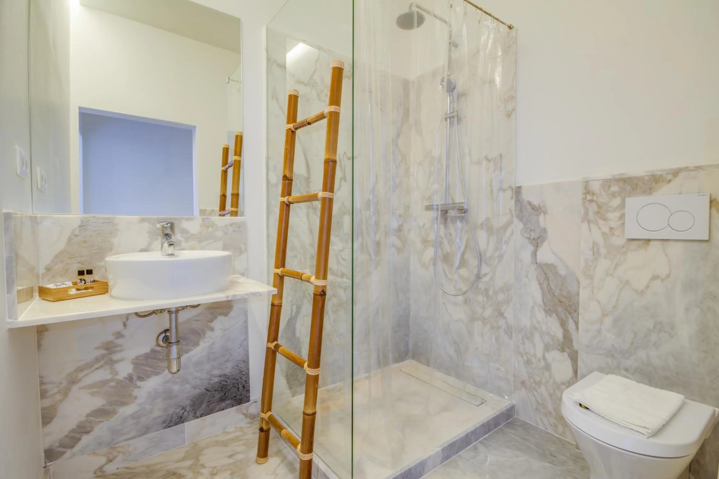 Bathroom in Chiado 44