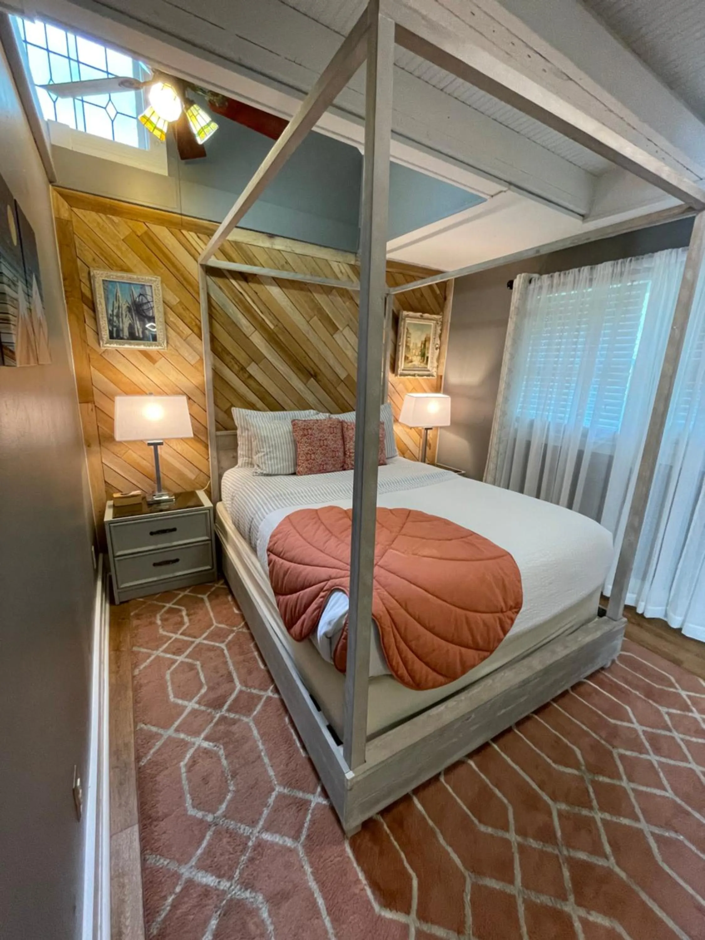 Bed in Peace & Plenty Inn Bed and Breakfast Downtown St Augustine-Adults Only