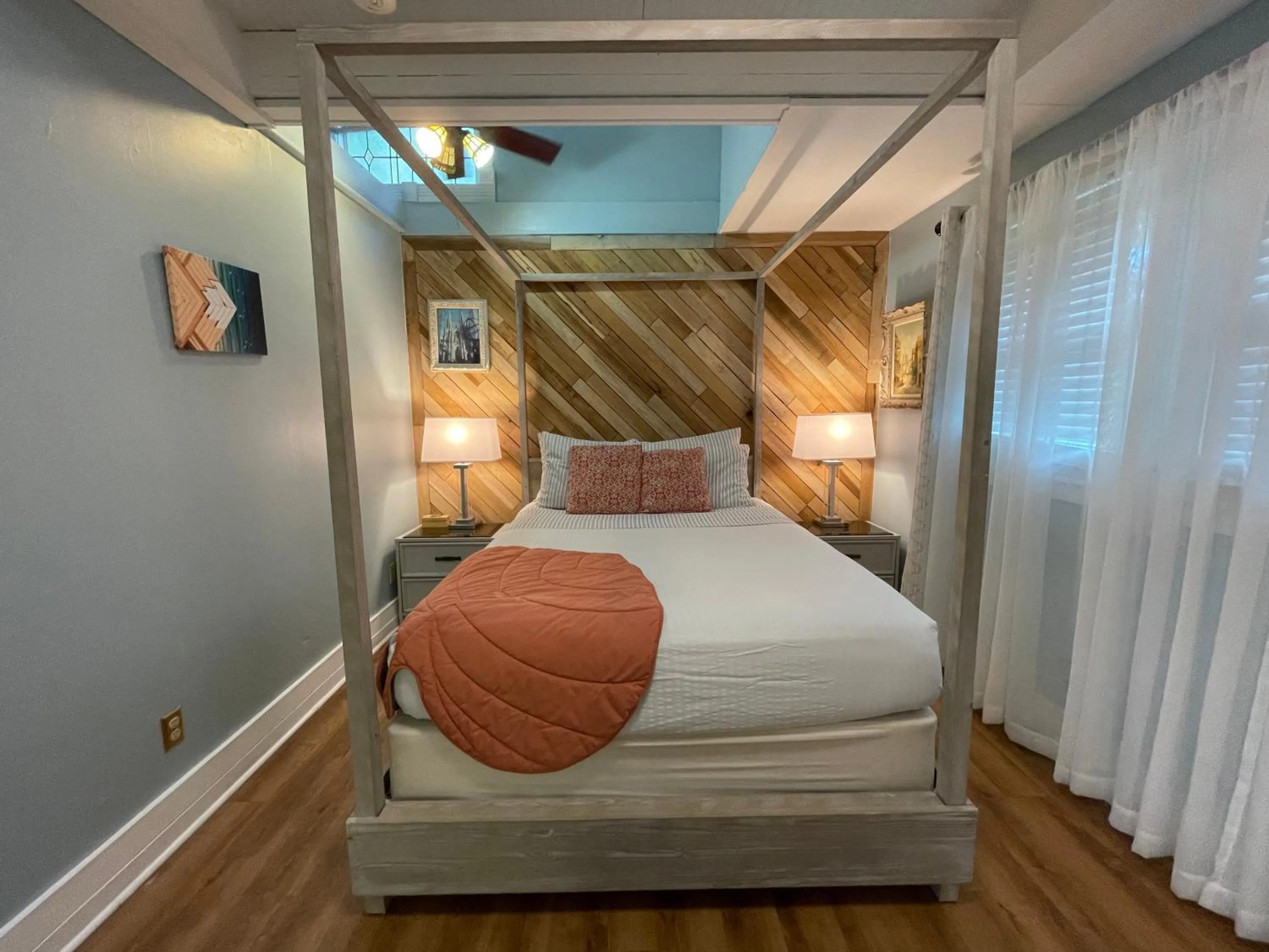 Bed in Peace & Plenty Inn Bed and Breakfast Downtown St Augustine-Adults Only