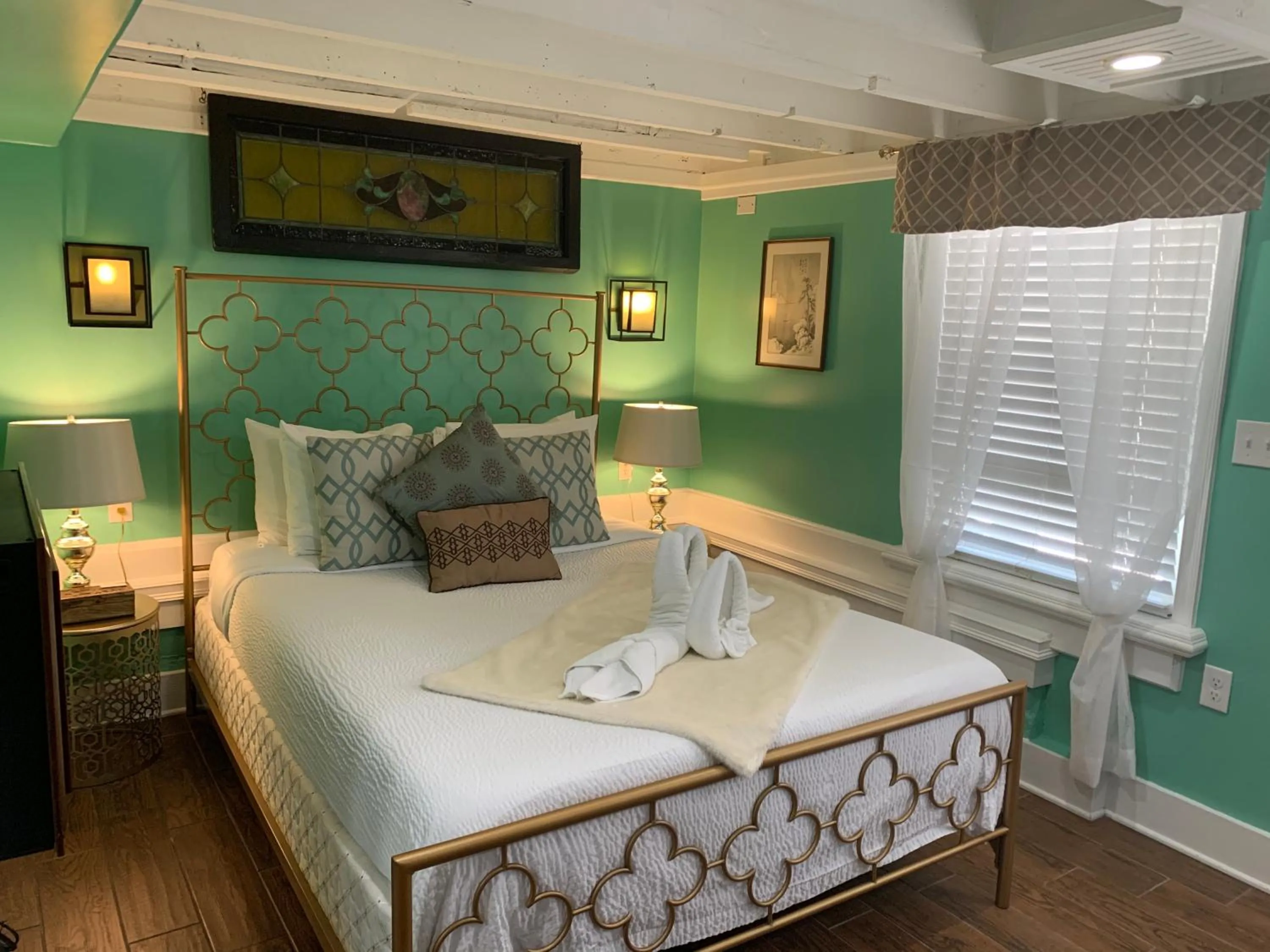 Bed in Peace & Plenty Inn Bed and Breakfast Downtown St Augustine-Adults Only