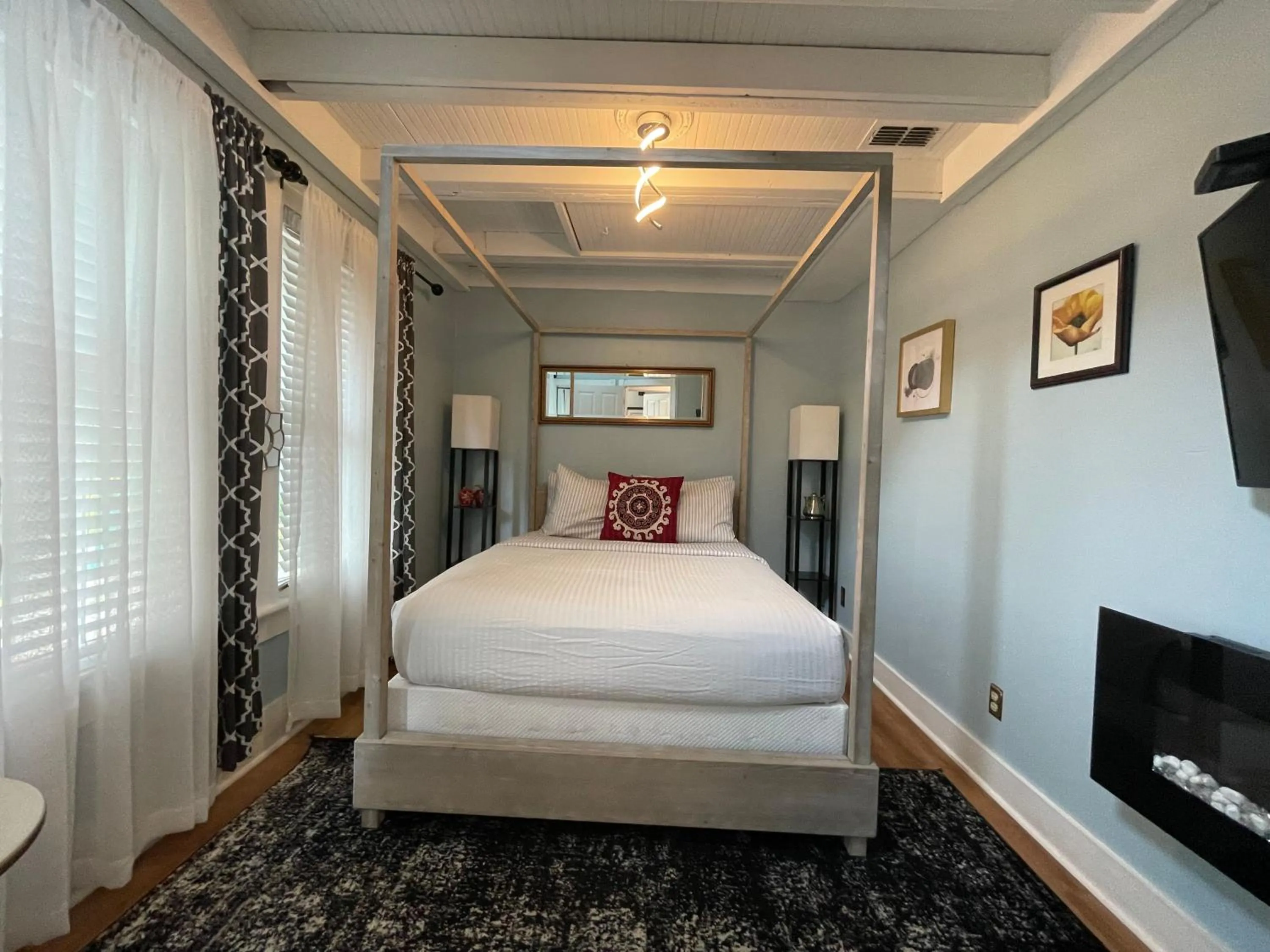 Bed in Peace & Plenty Inn Bed and Breakfast Downtown St Augustine-Adults Only