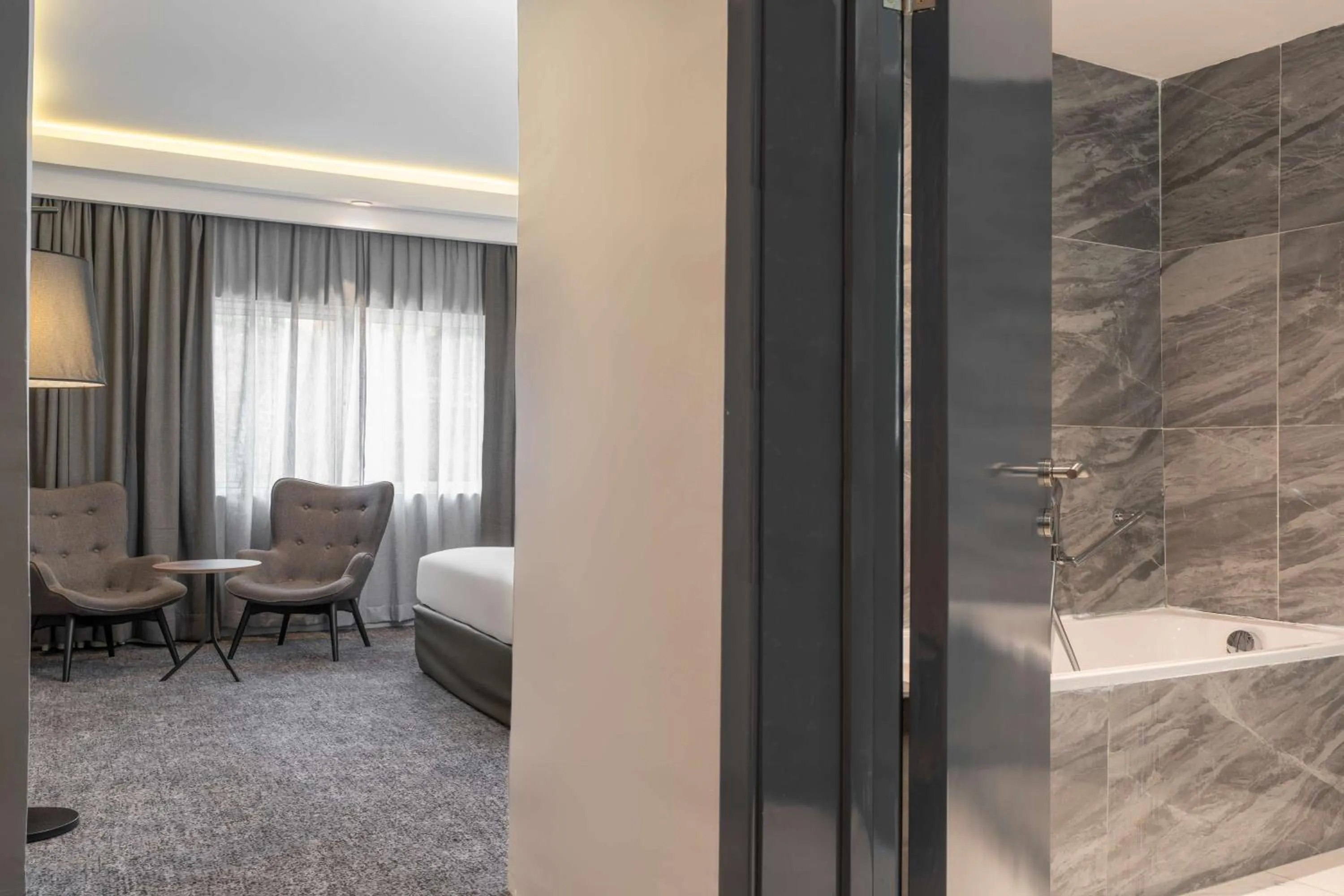 Photo of the whole room, Bed in Park Inn by Radisson, Lagos Victoria Island