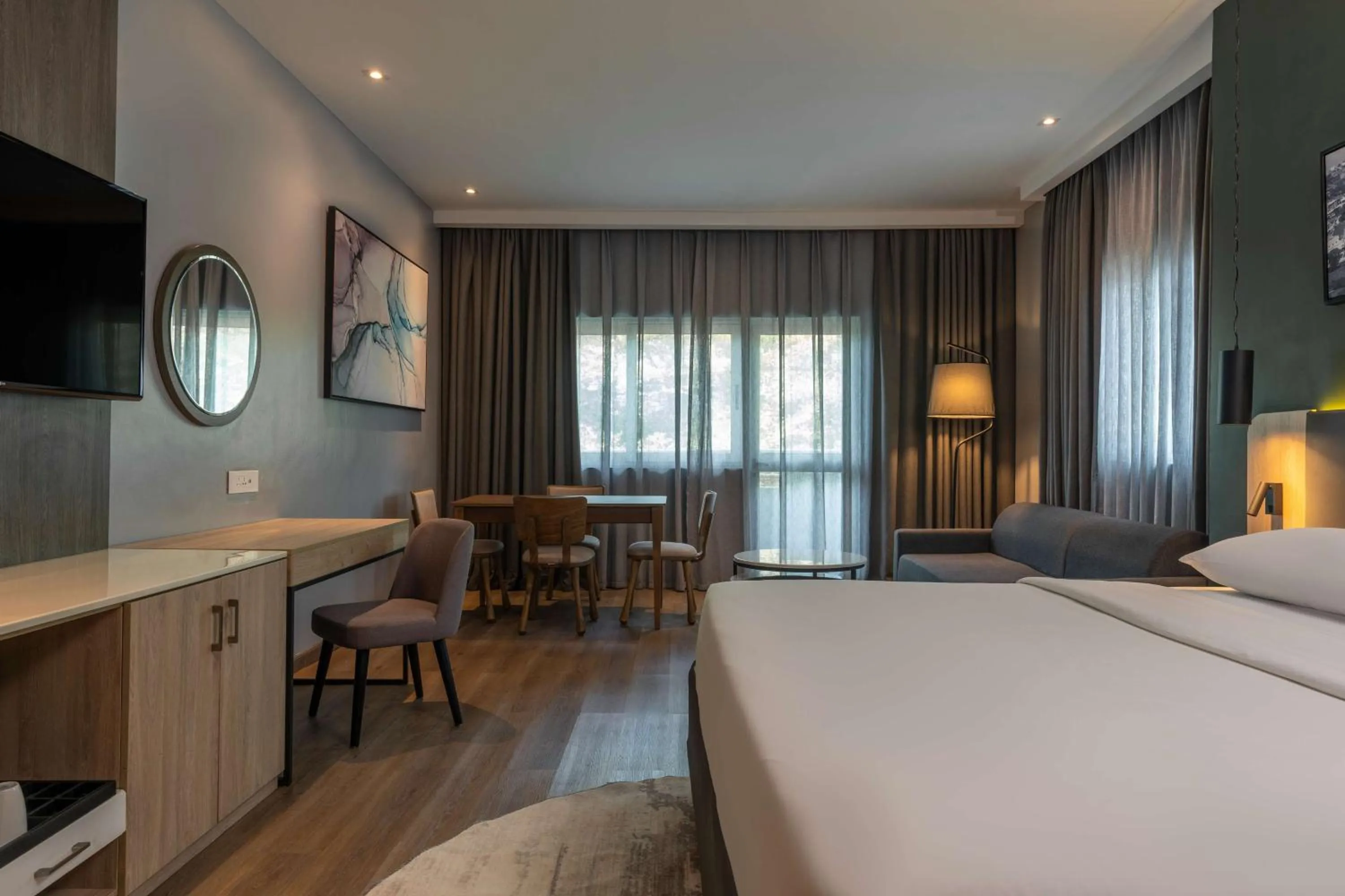 Pool view, Bed in Park Inn by Radisson, Lagos Victoria Island