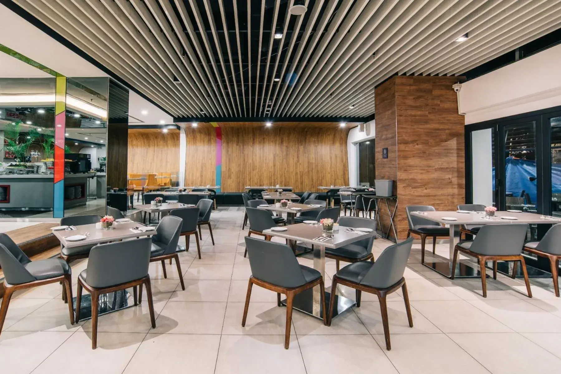 Restaurant/places to eat in Oakwood Hotel & Residence Kuala Lumpur Restaurant/places to eat in Oakwood Hotel & Residence Kuala Lumpur