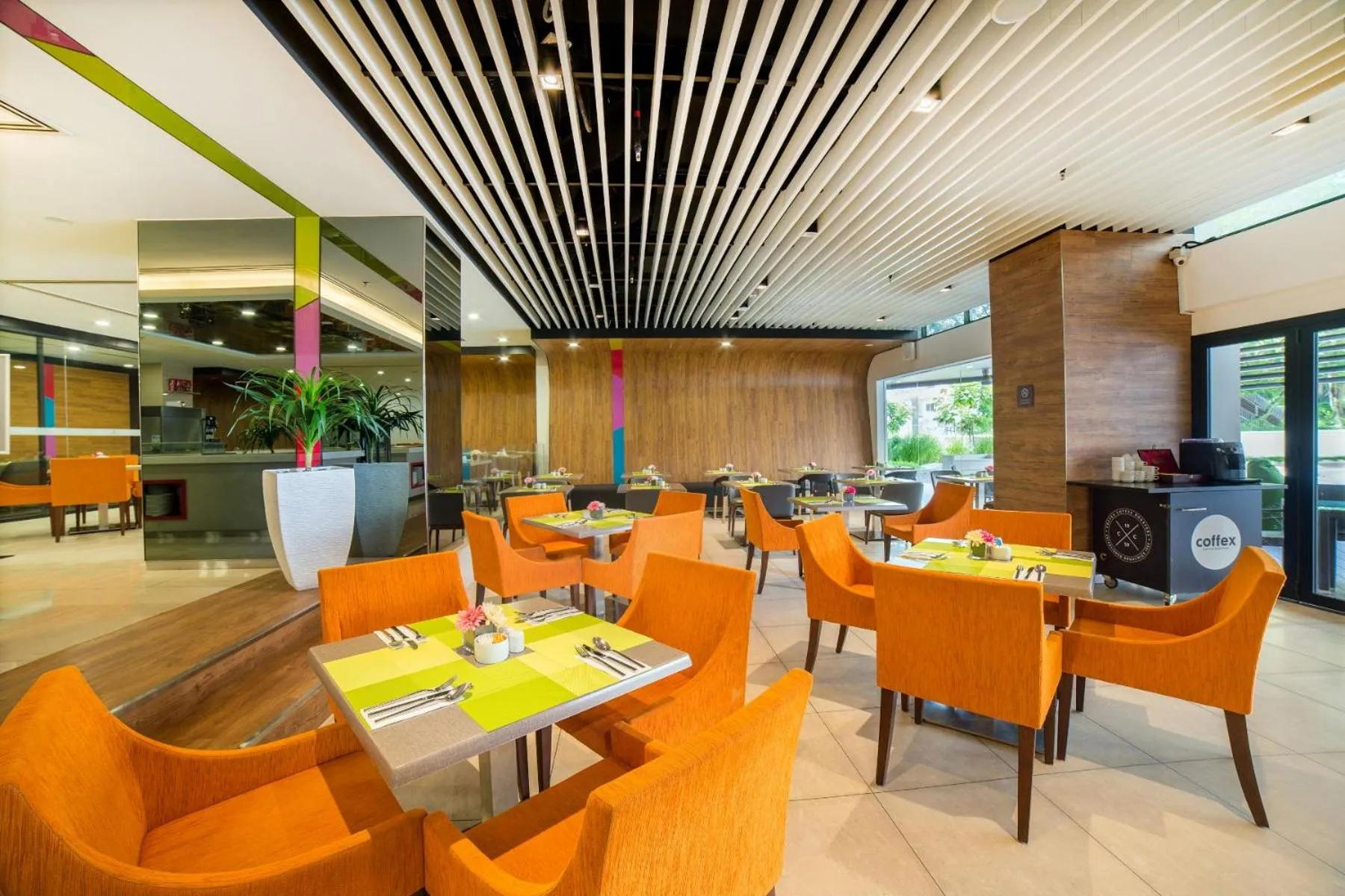 Restaurant/places to eat in Oakwood Hotel & Residence Kuala Lumpur