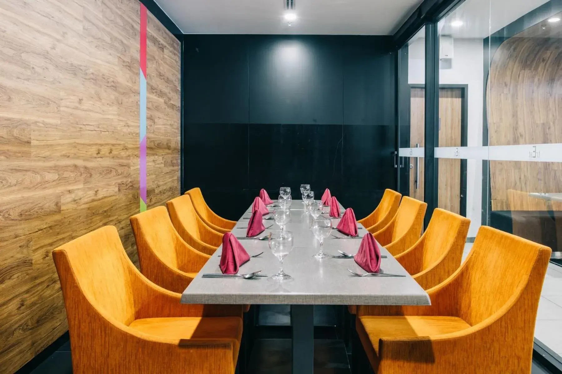 Restaurant/places to eat in Oakwood Hotel & Residence Kuala Lumpur Restaurant/places to eat in Oakwood Hotel & Residence Kuala Lumpur