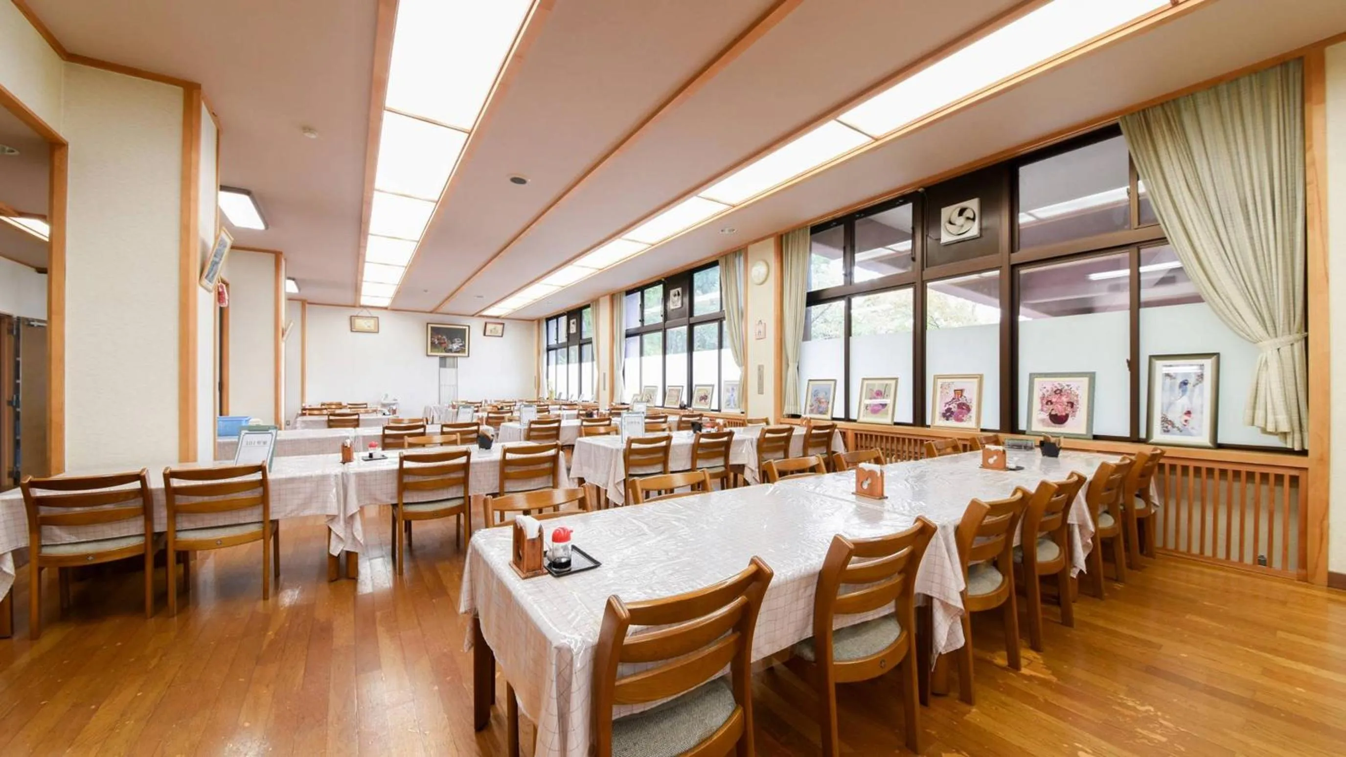 Restaurant/places to eat in Hotel Yunotaniso