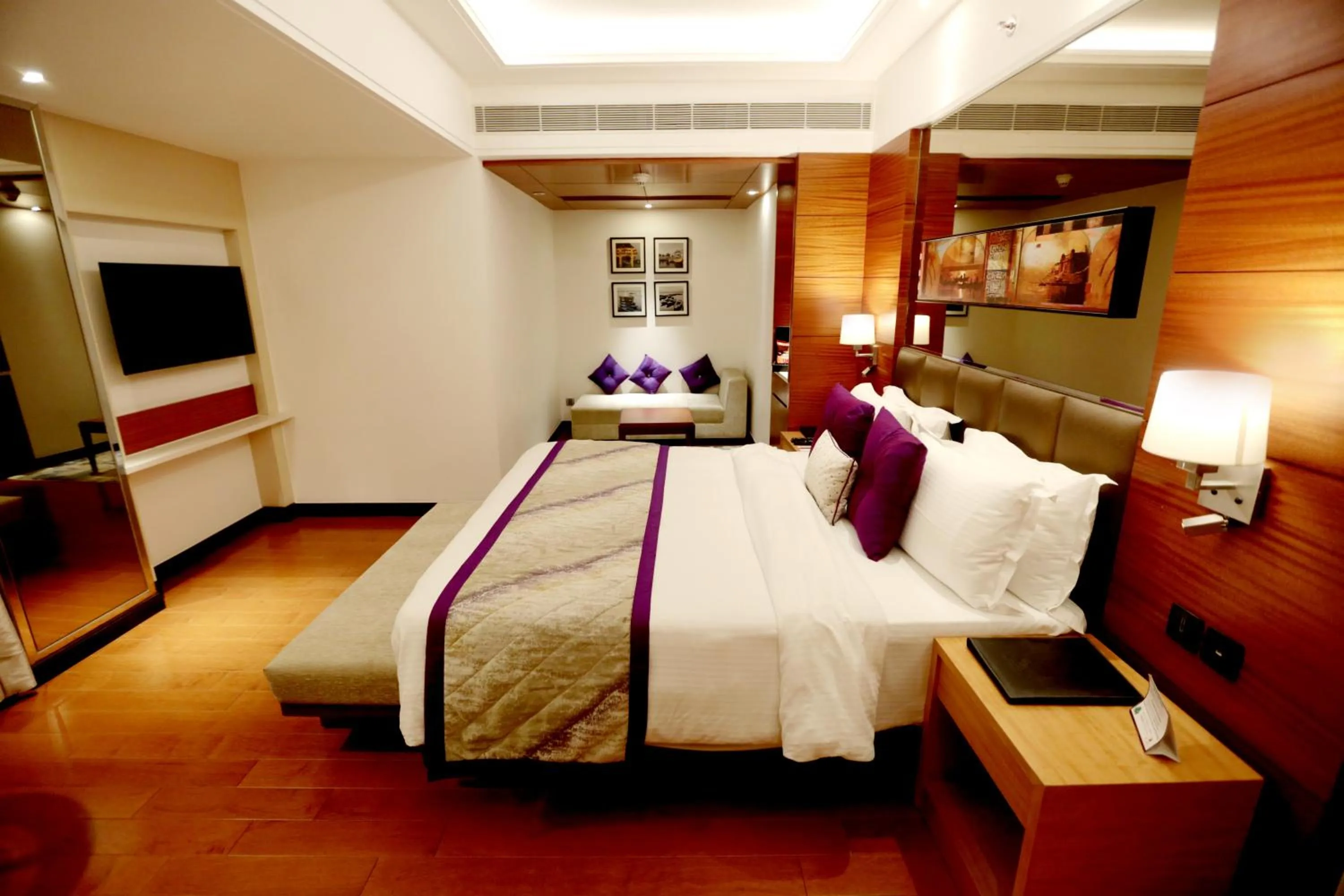 Photo of the whole room, Bed in Hotel Madin