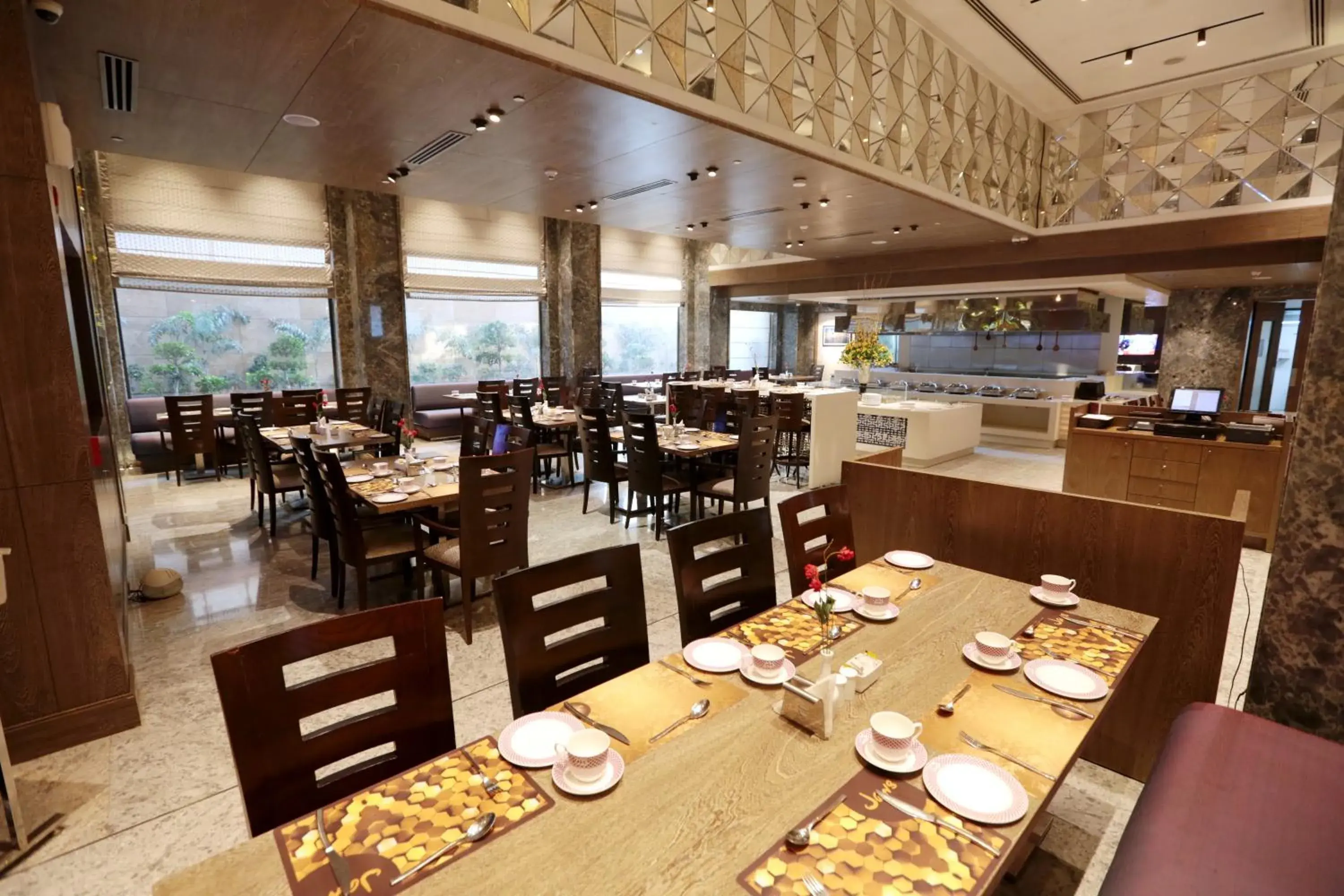 Restaurant/places to eat in Hotel Madin Restaurant/places to eat in Hotel Madin