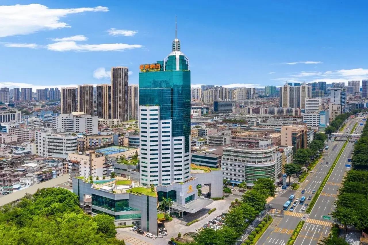 Property building in Hotel Silverland Property building in Hotel Silverland