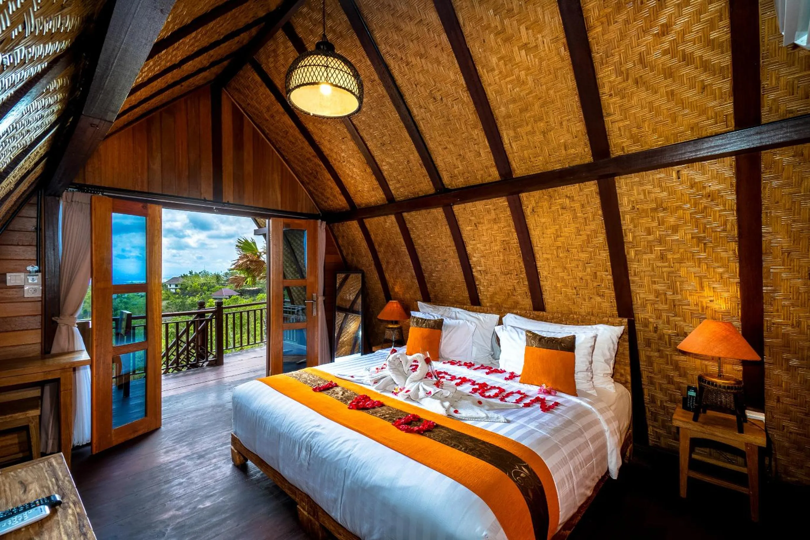 Photo of the whole room, Bed in The Kirana Ungasan