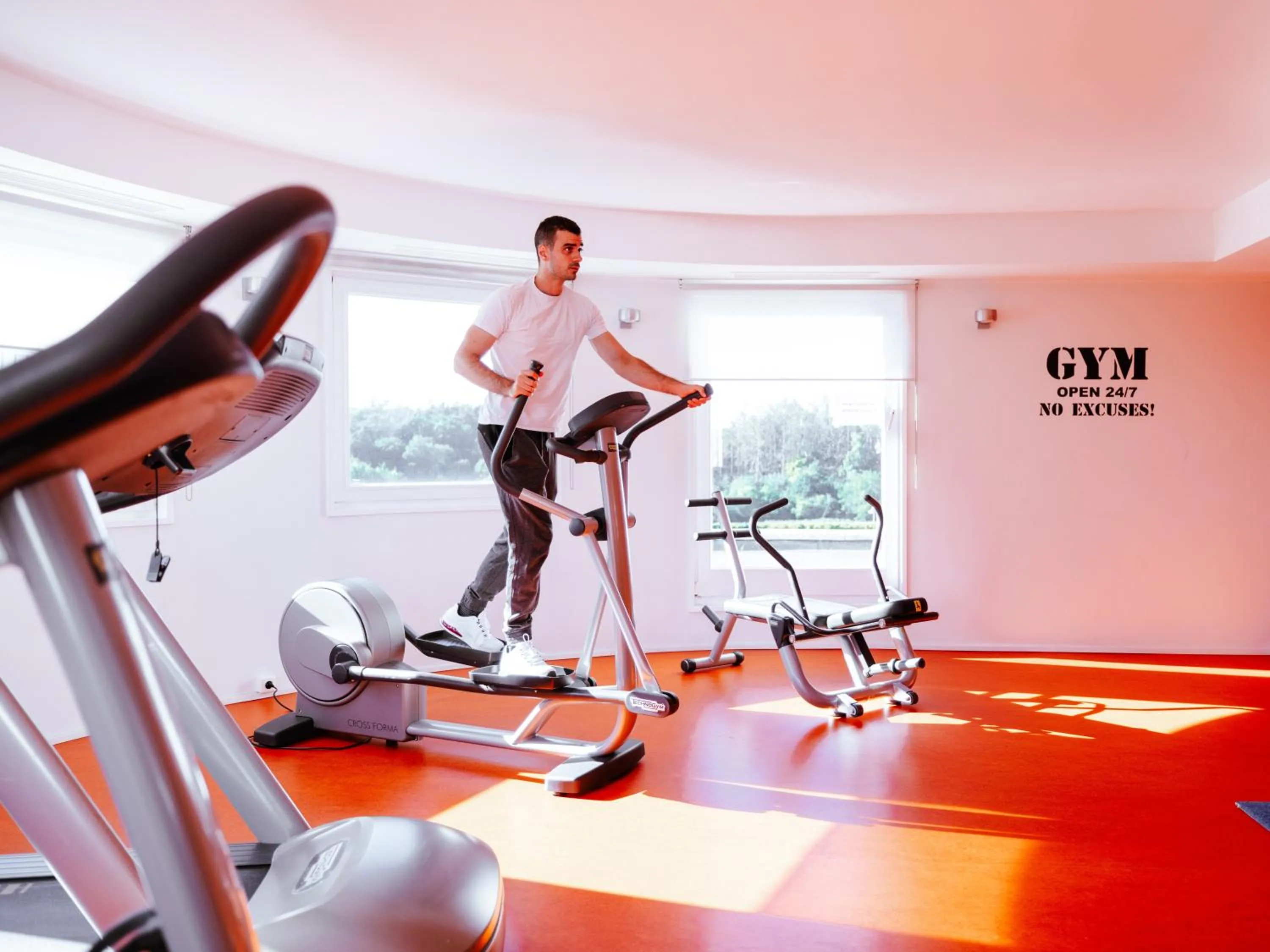 People in Ibis Luxembourg Airport