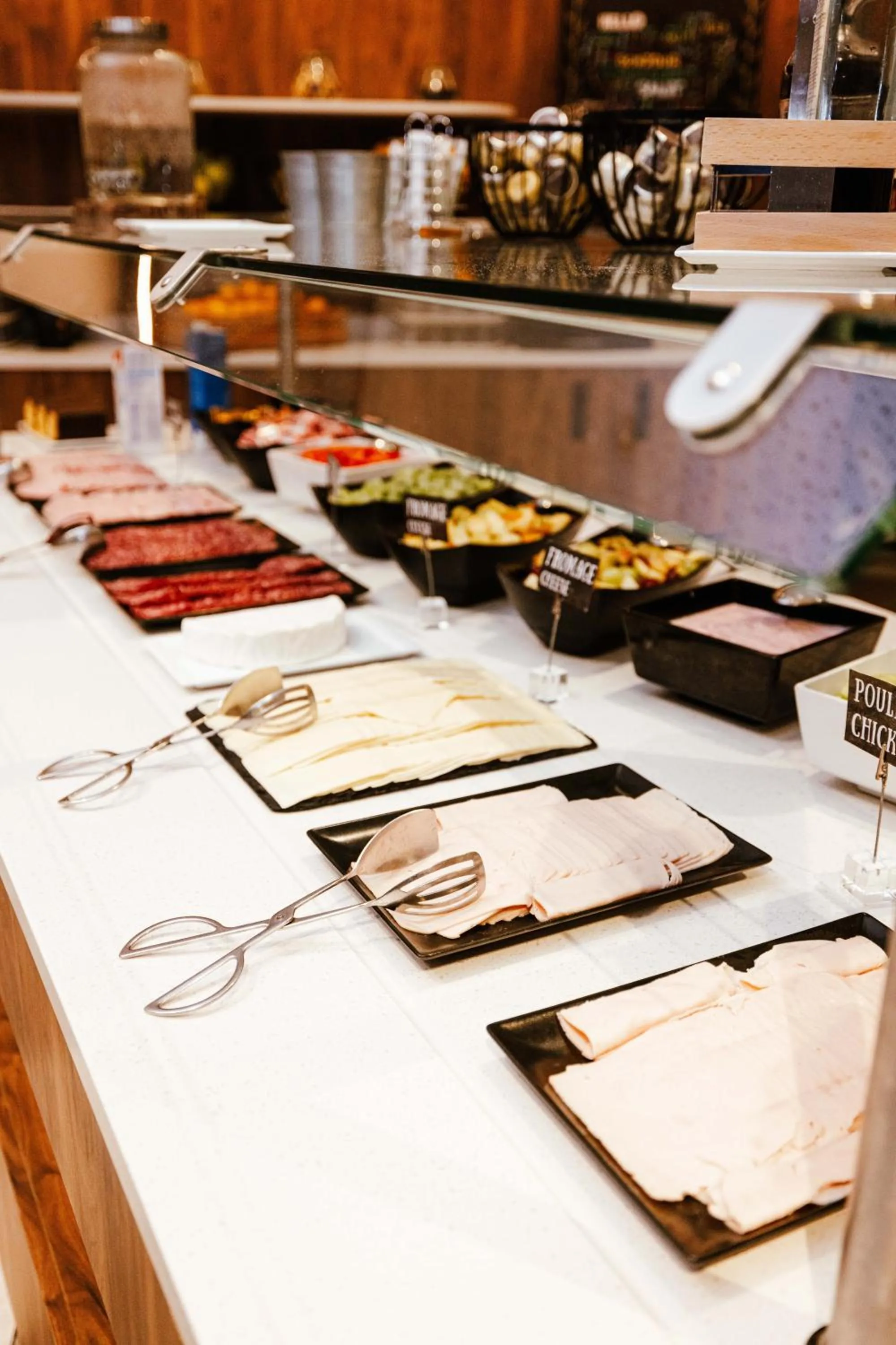 Food and drinks in Ibis Luxembourg Airport