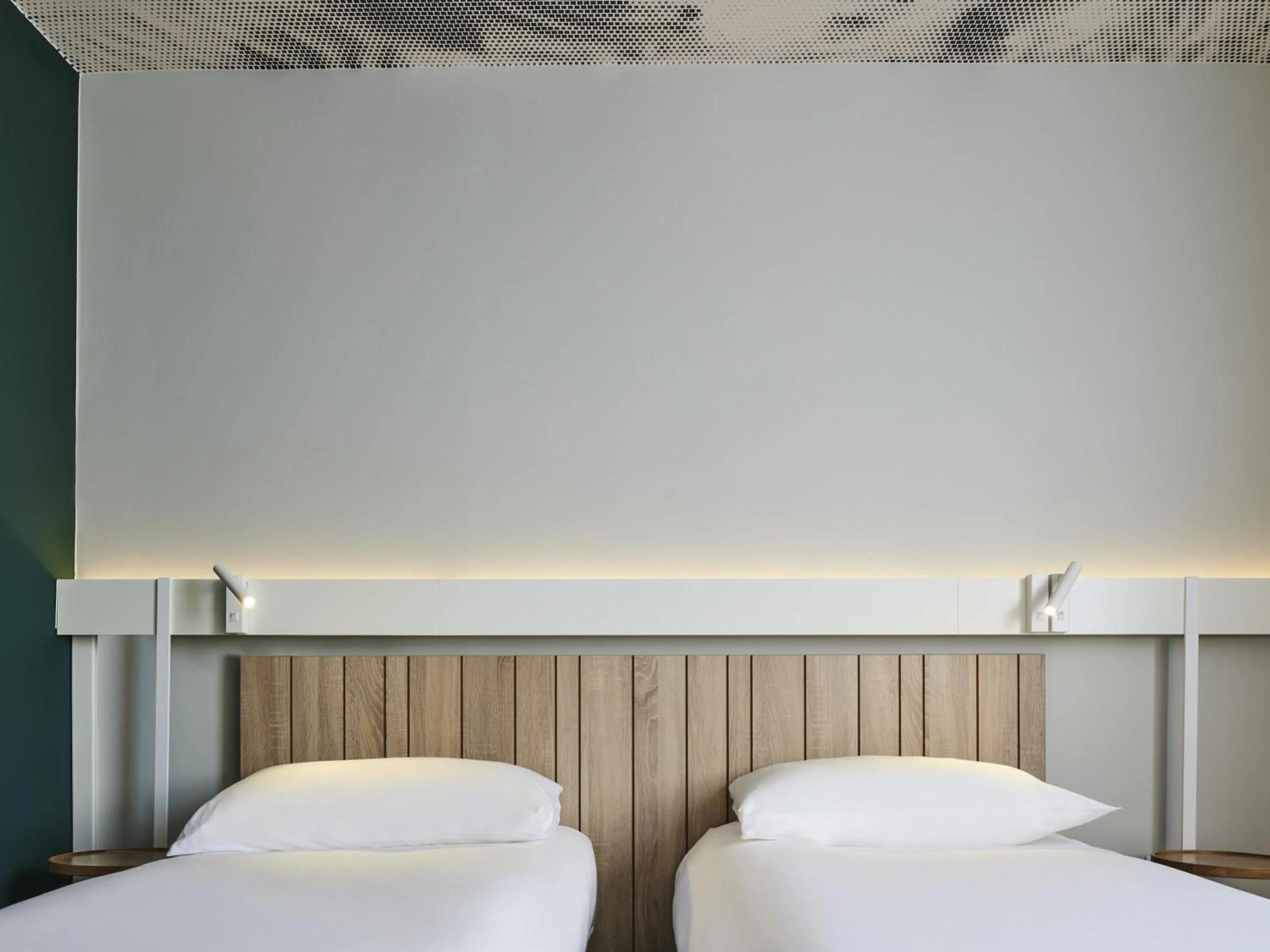 Bedroom, Bed in Ibis Luxembourg Airport