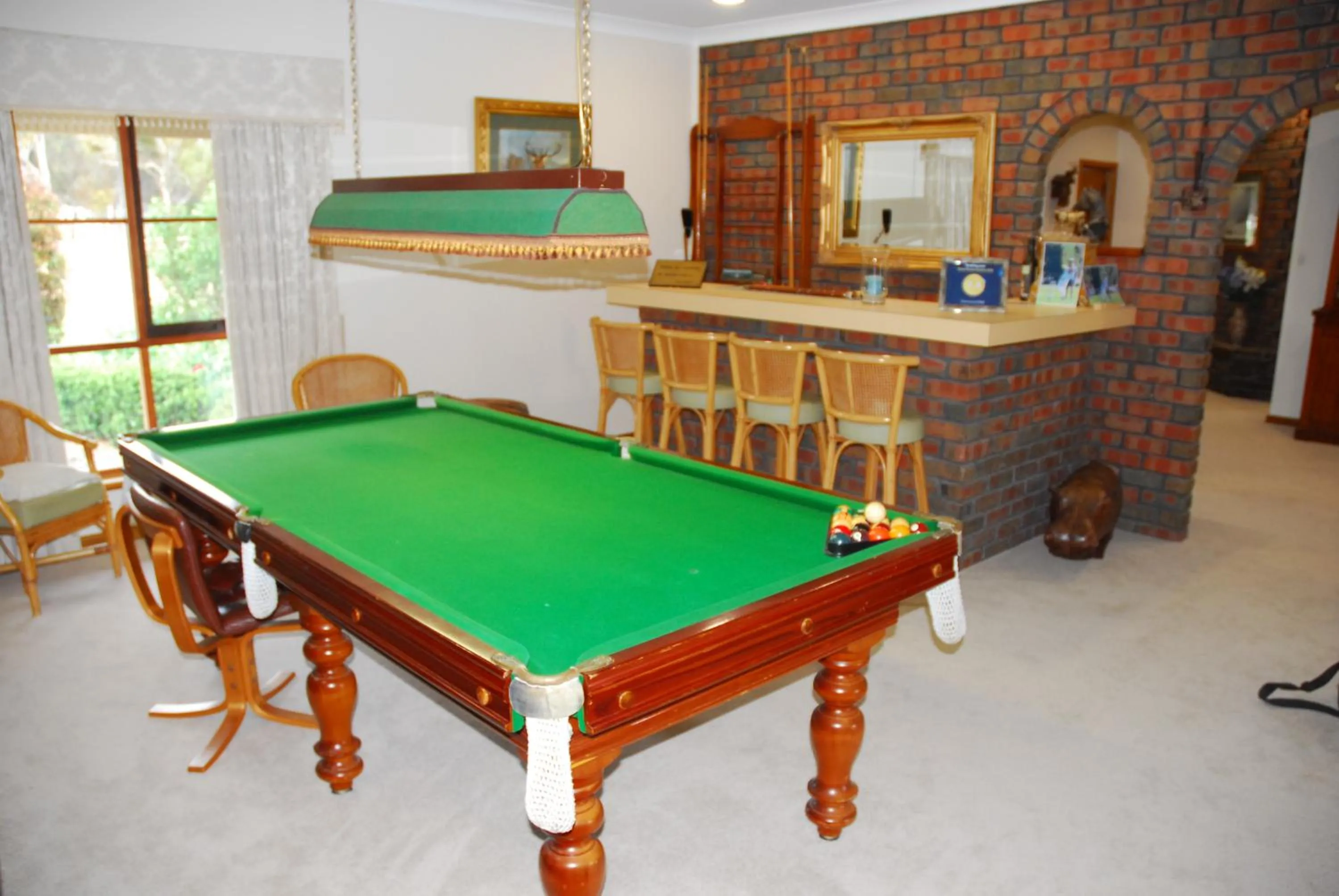 Billiard in Gaerwood B&B