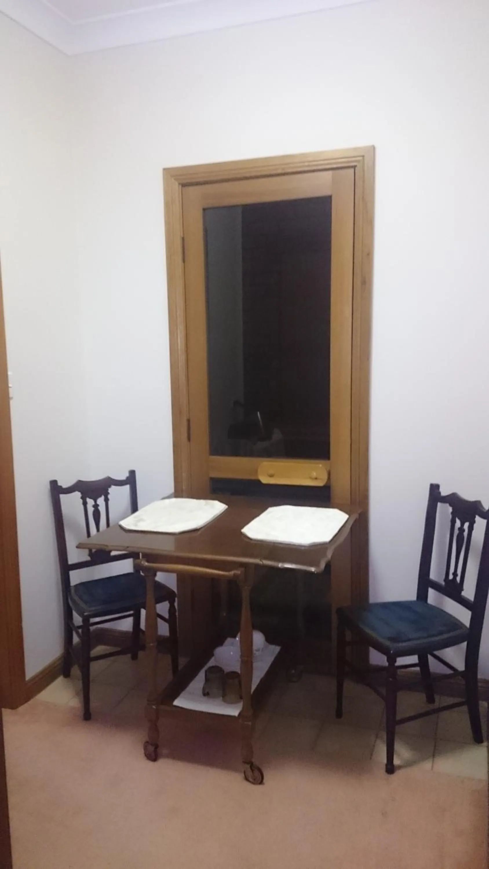 Coffee/tea facilities in Gaerwood B&B