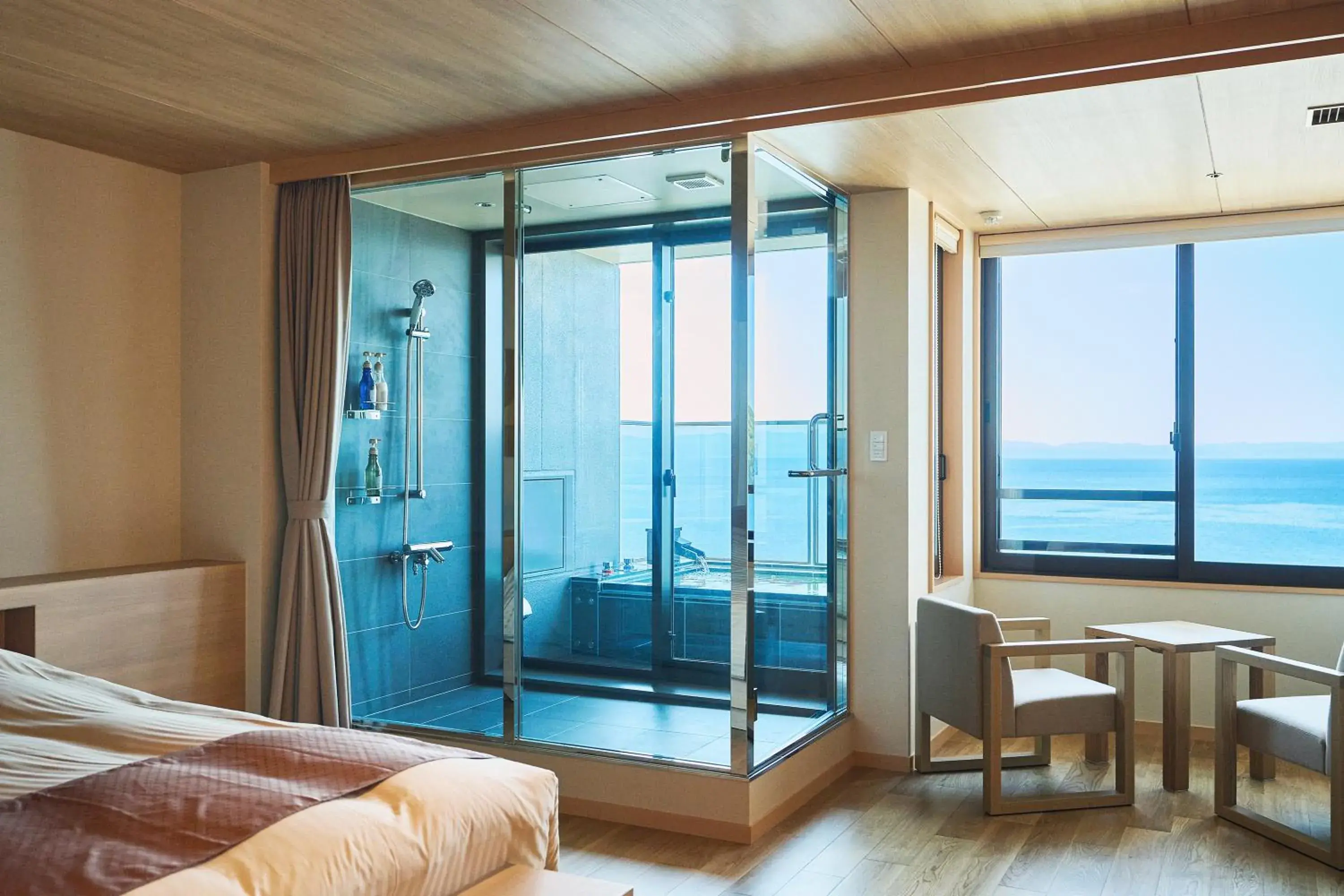 Open Air Bath, Bed in Kaisenkaku Open Air Bath, Bed in Kaisenkaku