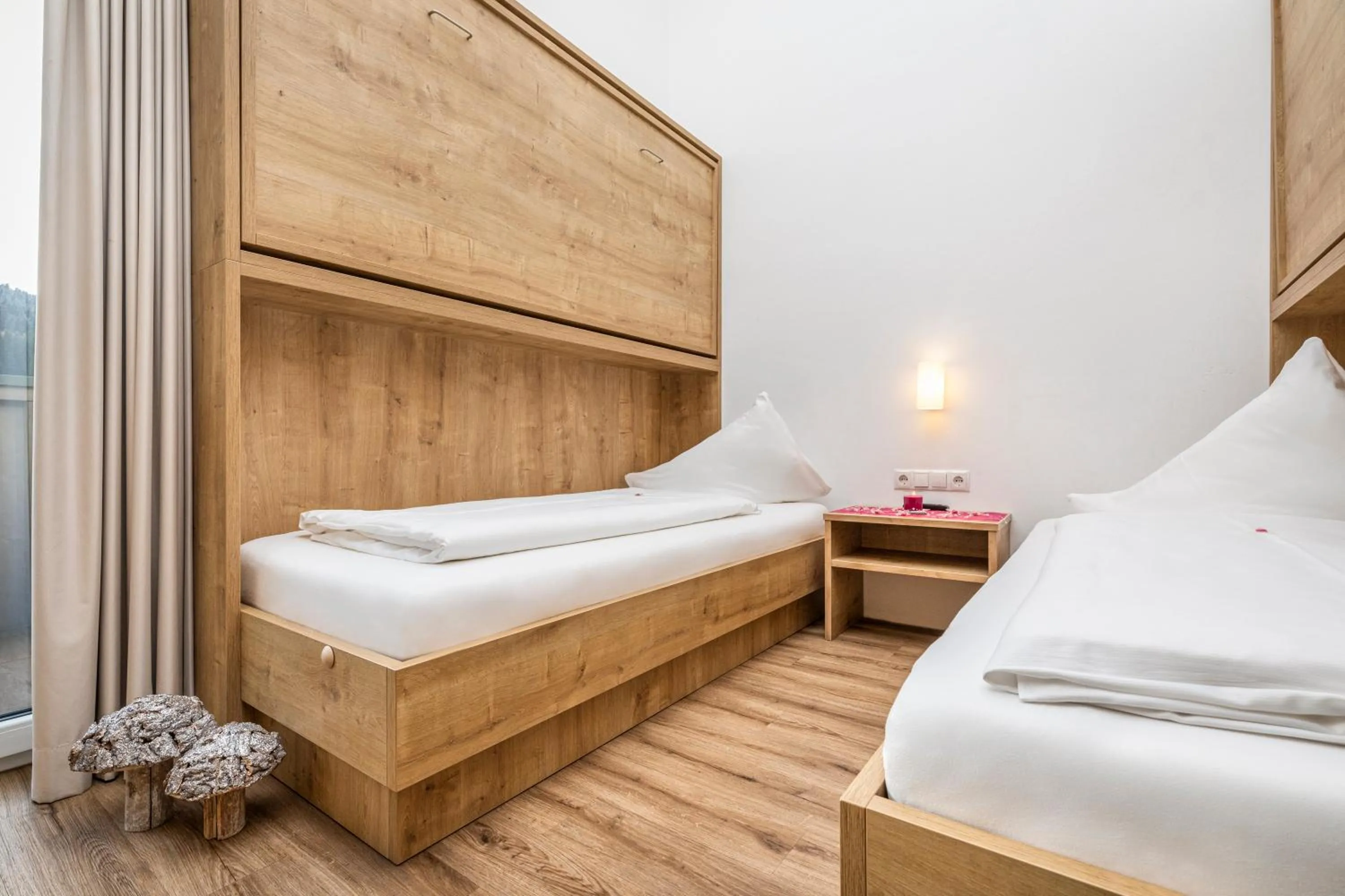 Bedroom, Bed in Enjoy The Alps