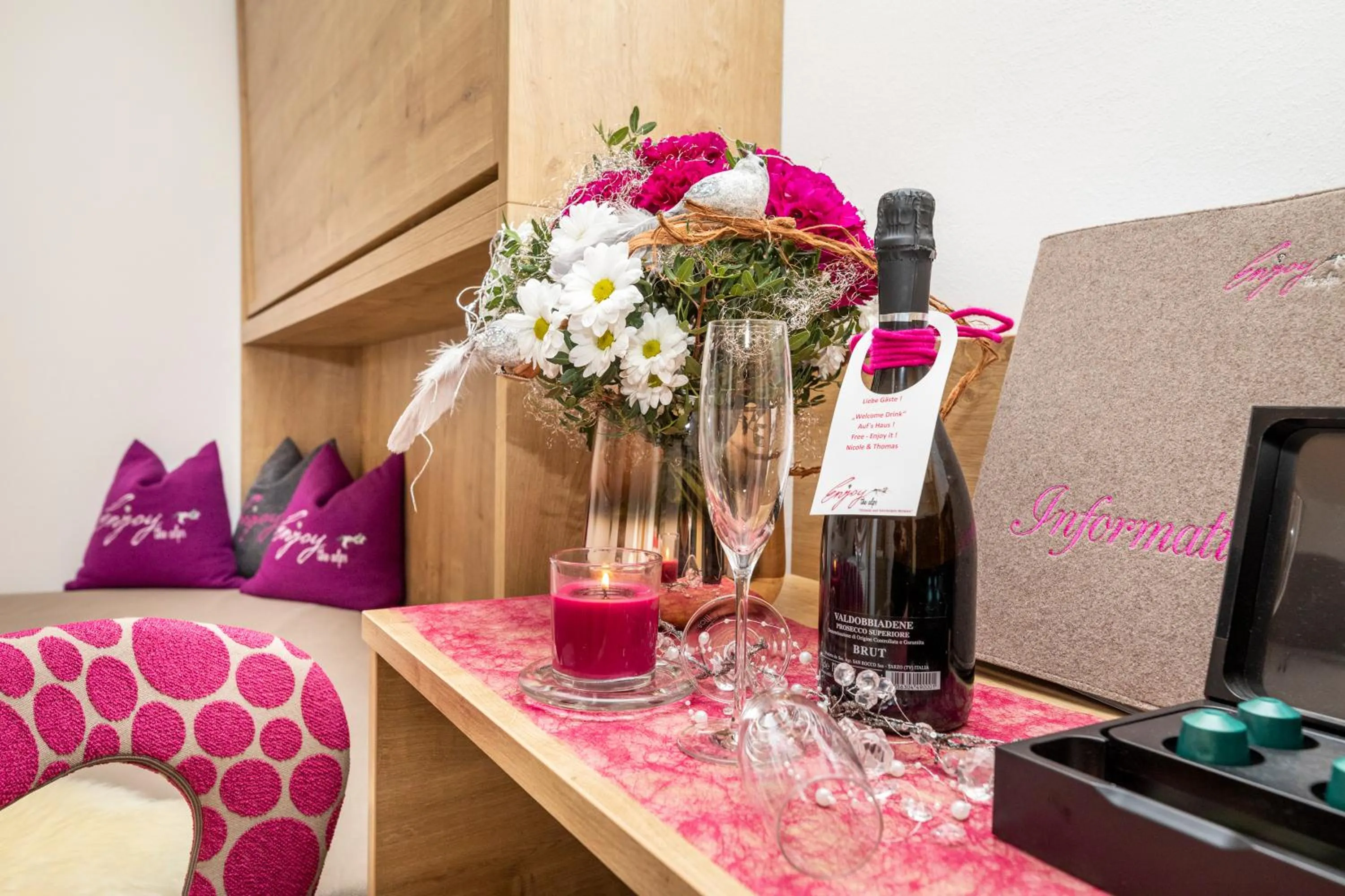 Decorative detail in Enjoy The Alps