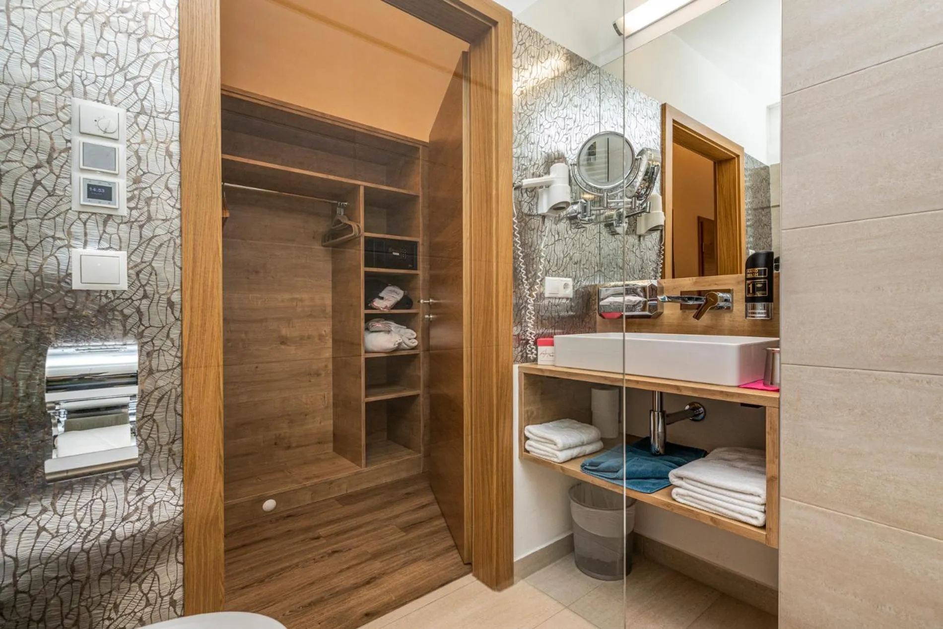 Shower in Enjoy The Alps