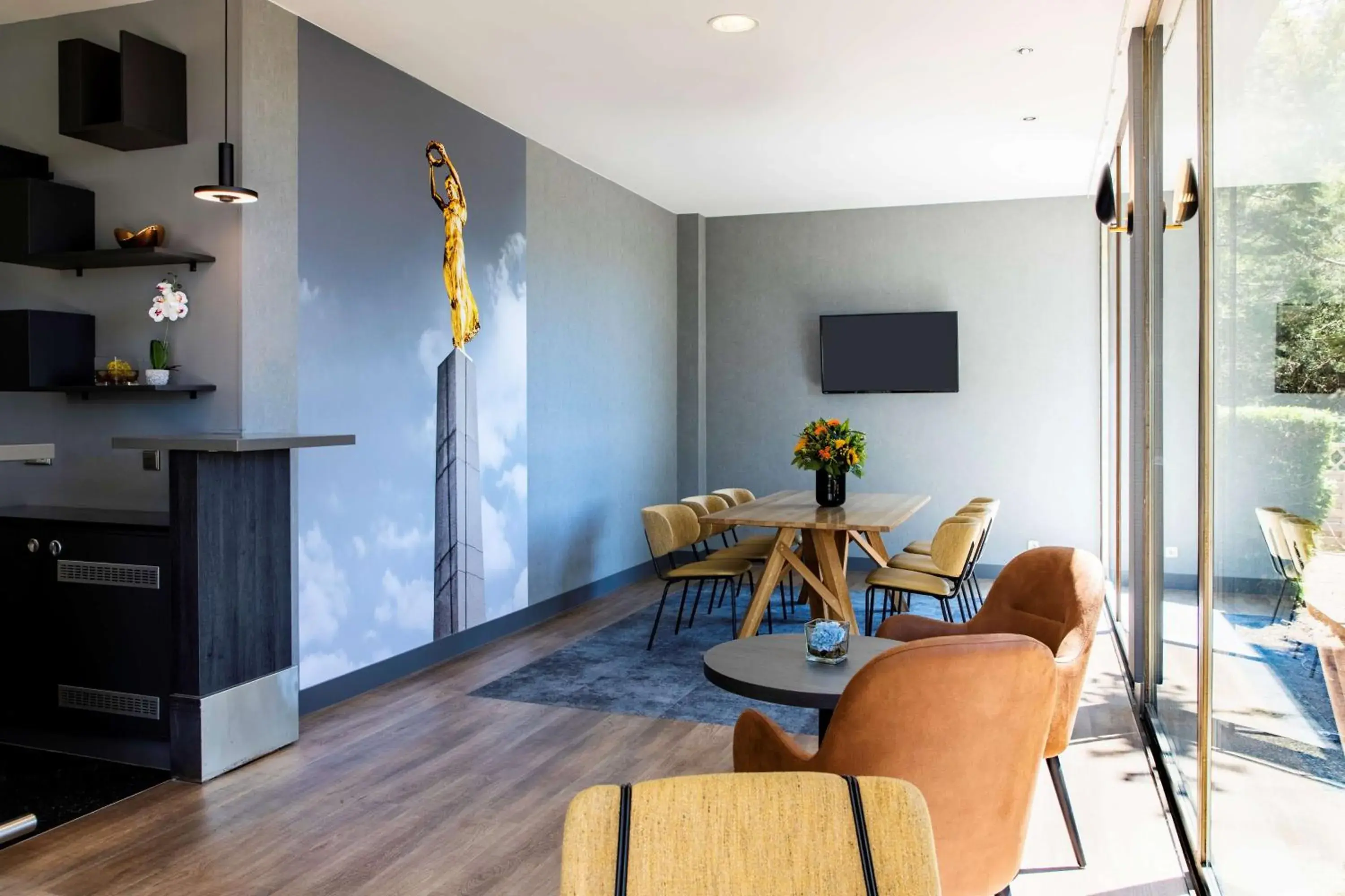 Lounge or bar in NH Luxembourg Airport Lounge or bar in NH Luxembourg Airport