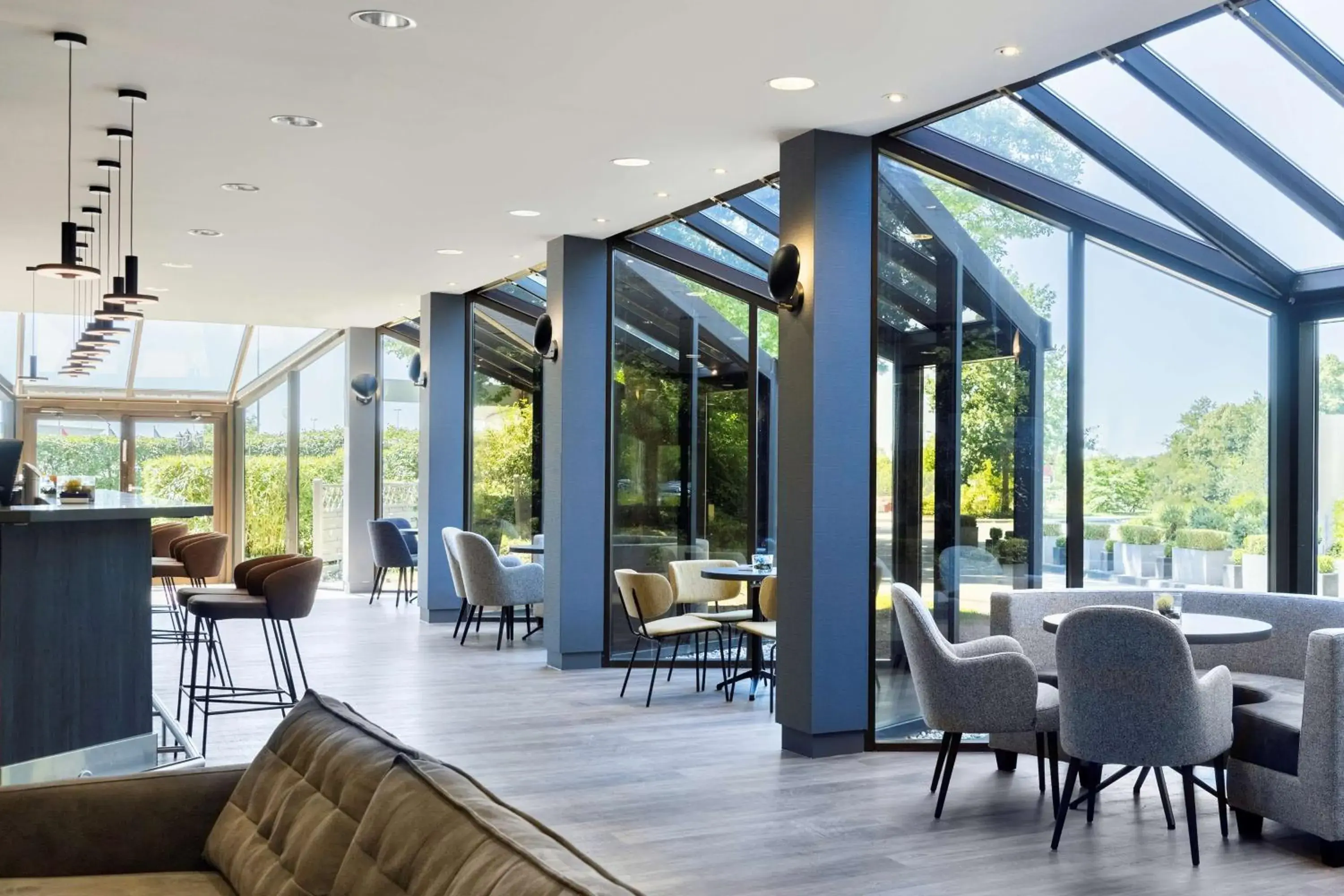 Lounge or bar in NH Luxembourg Airport Lounge or bar in NH Luxembourg Airport