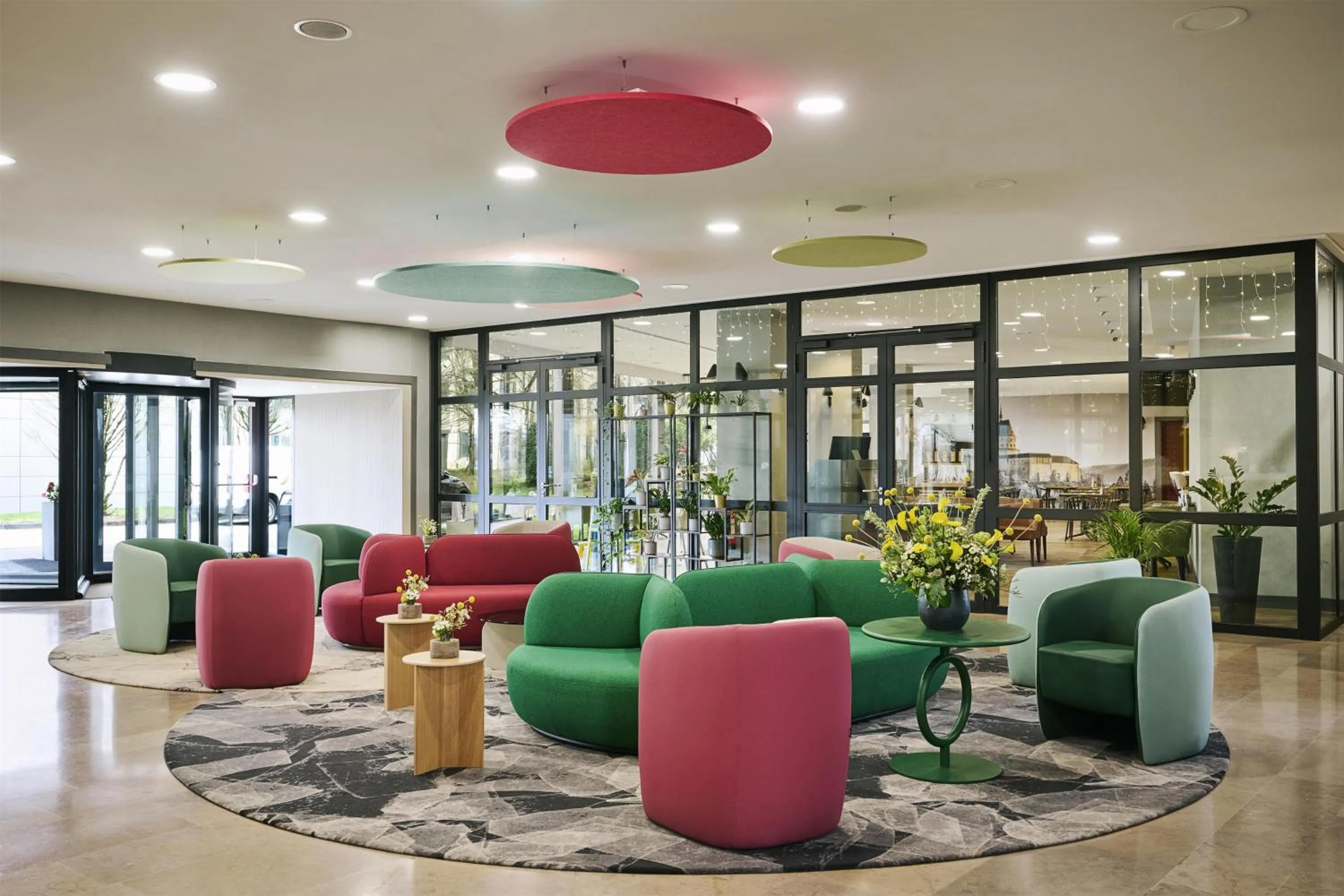 Lobby or reception in NH Luxembourg Airport