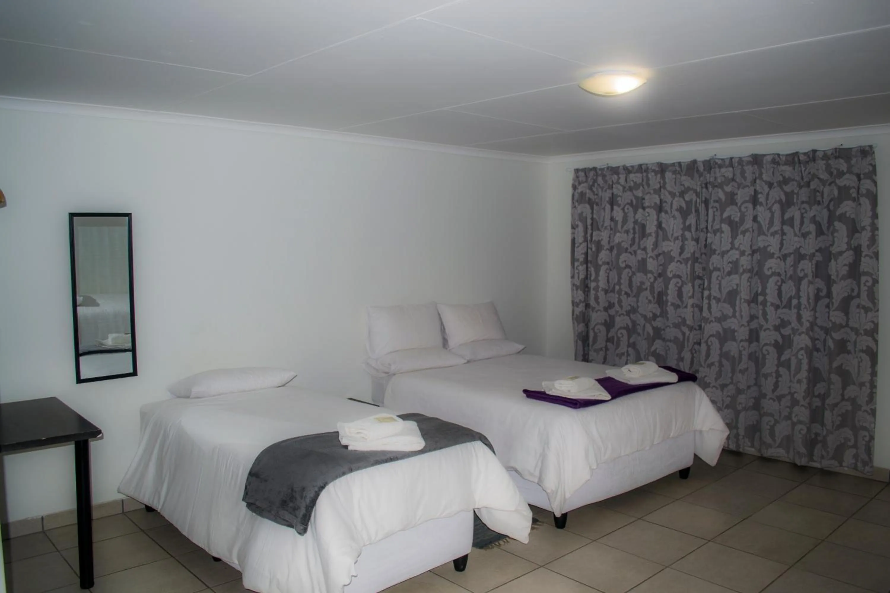 Family Room with Bathroom in La Palma Lodge