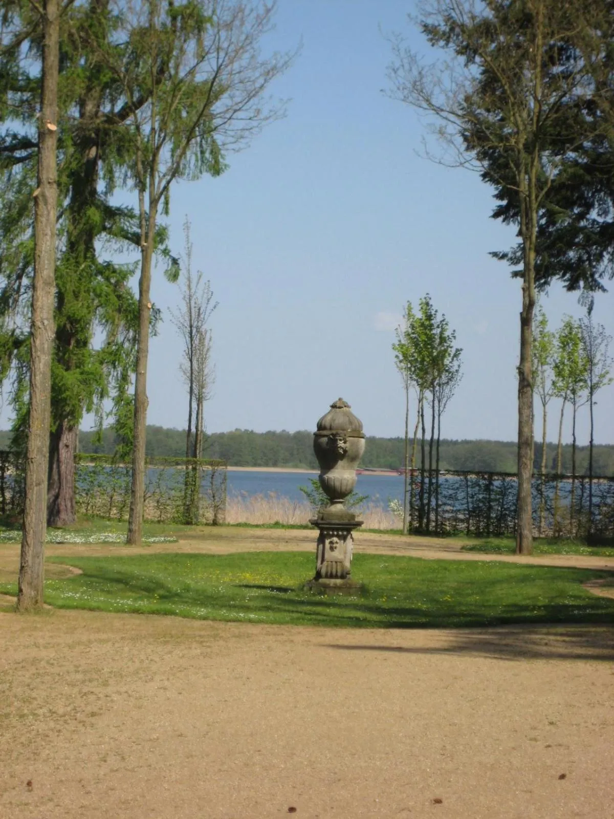 Lake view in Schloss-und Seeblick Apartment