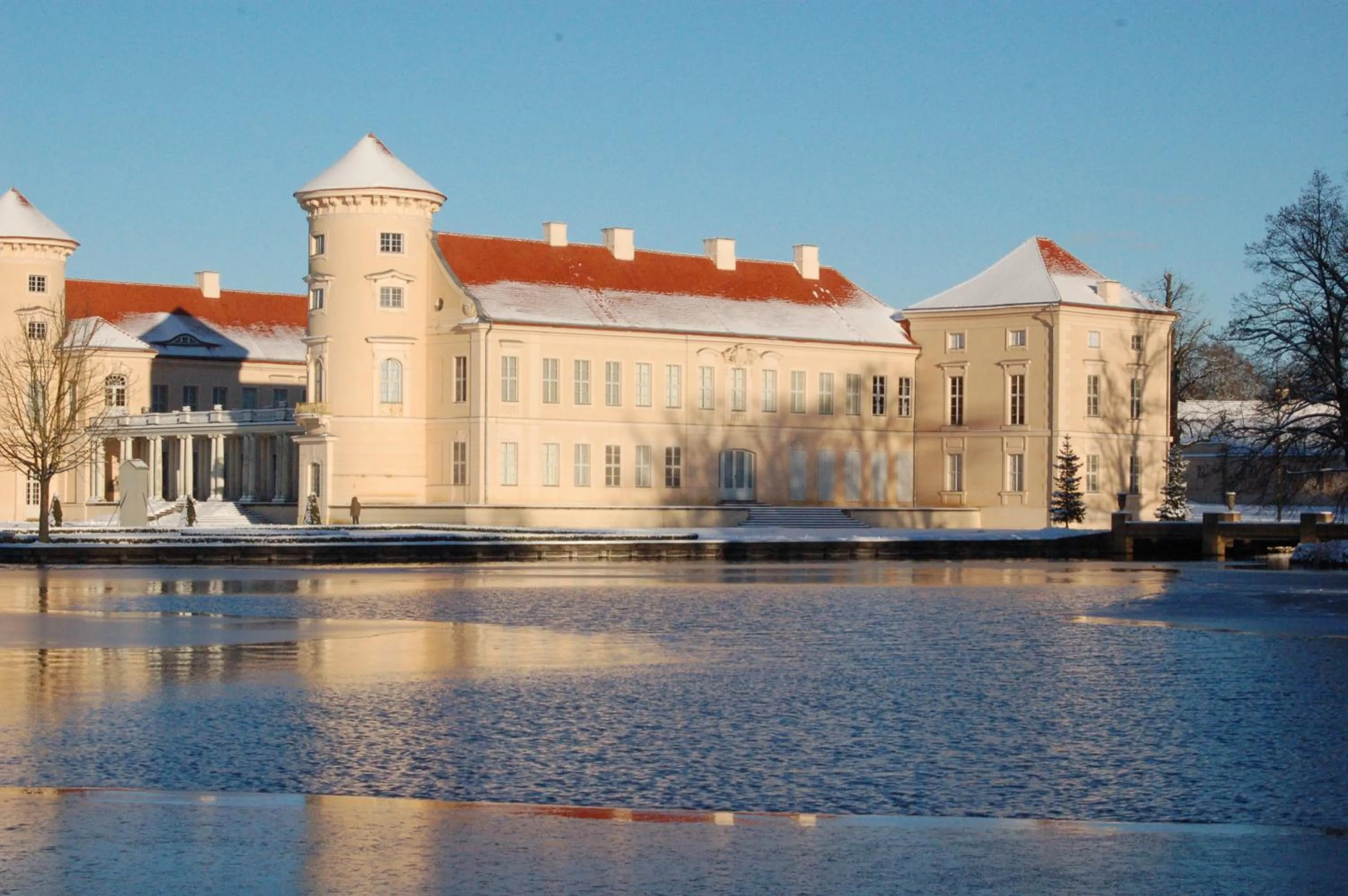Nearby landmark in Schloss-und Seeblick Apartment