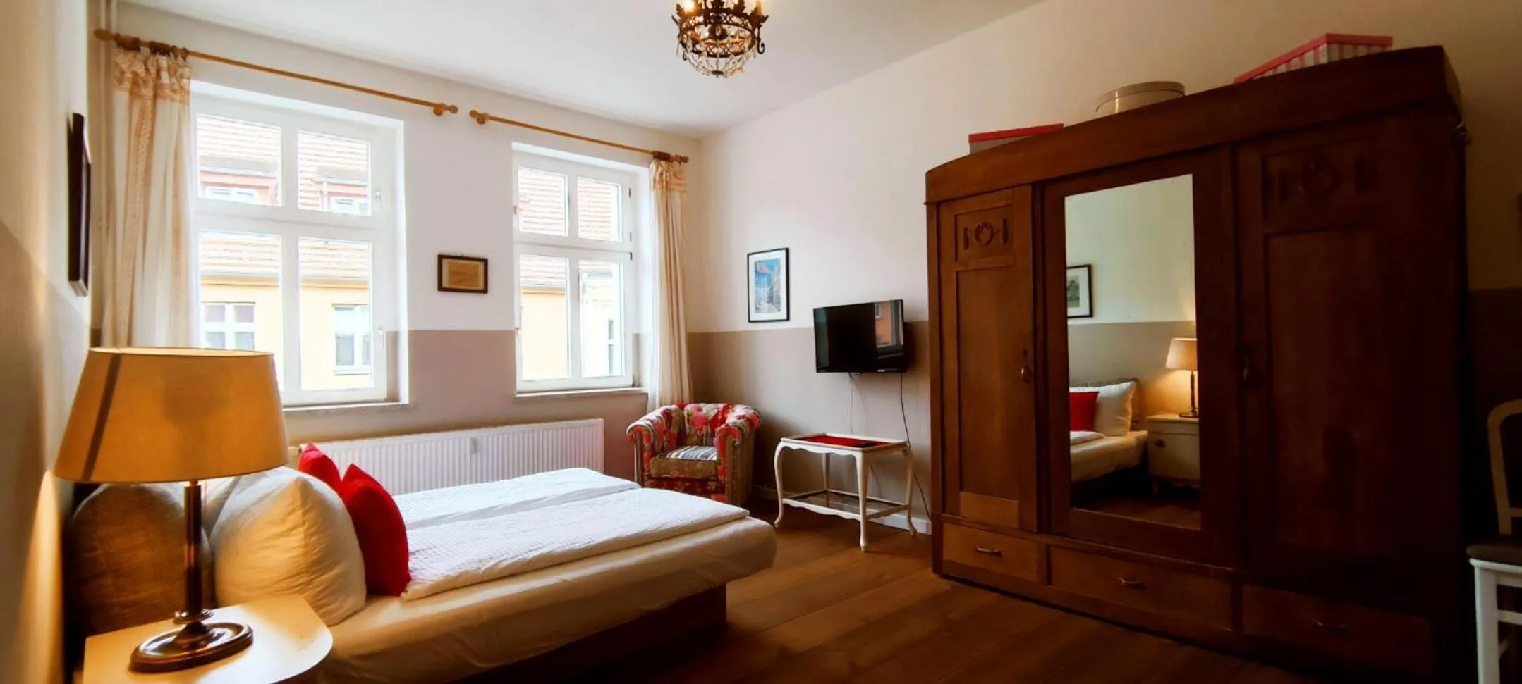 Bedroom, Bed in Schloss-und Seeblick Apartment